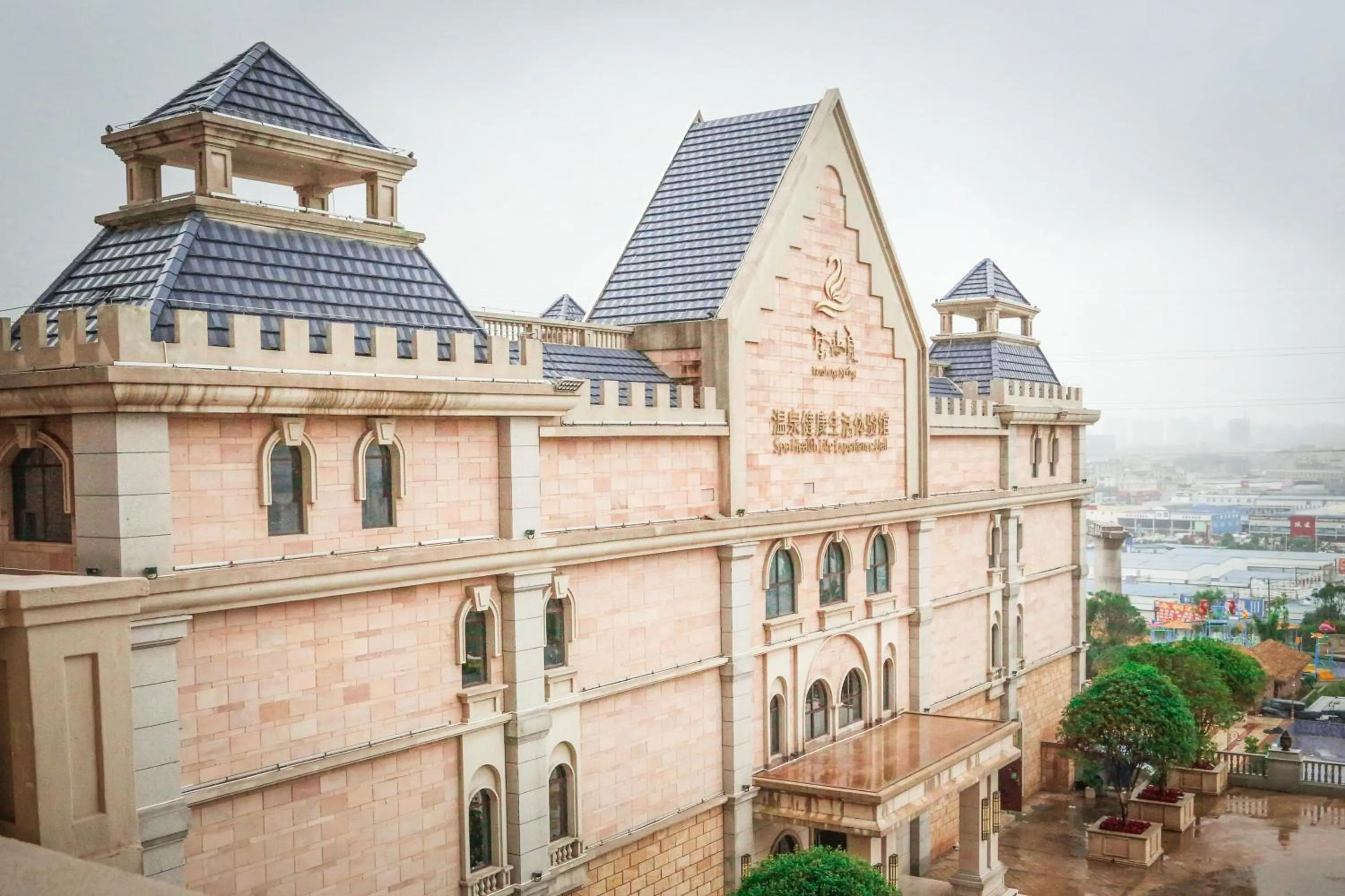 Property building in Wyndham Grand Kunming East