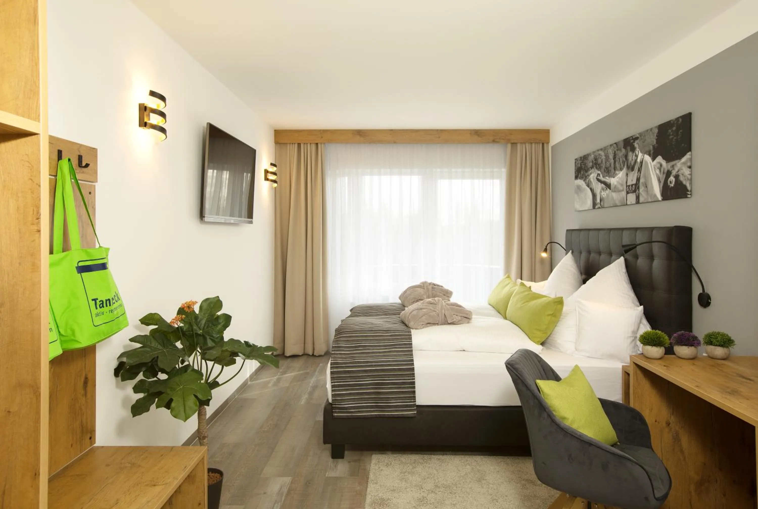 Photo of the whole room, Bed in Hotel Tanneck