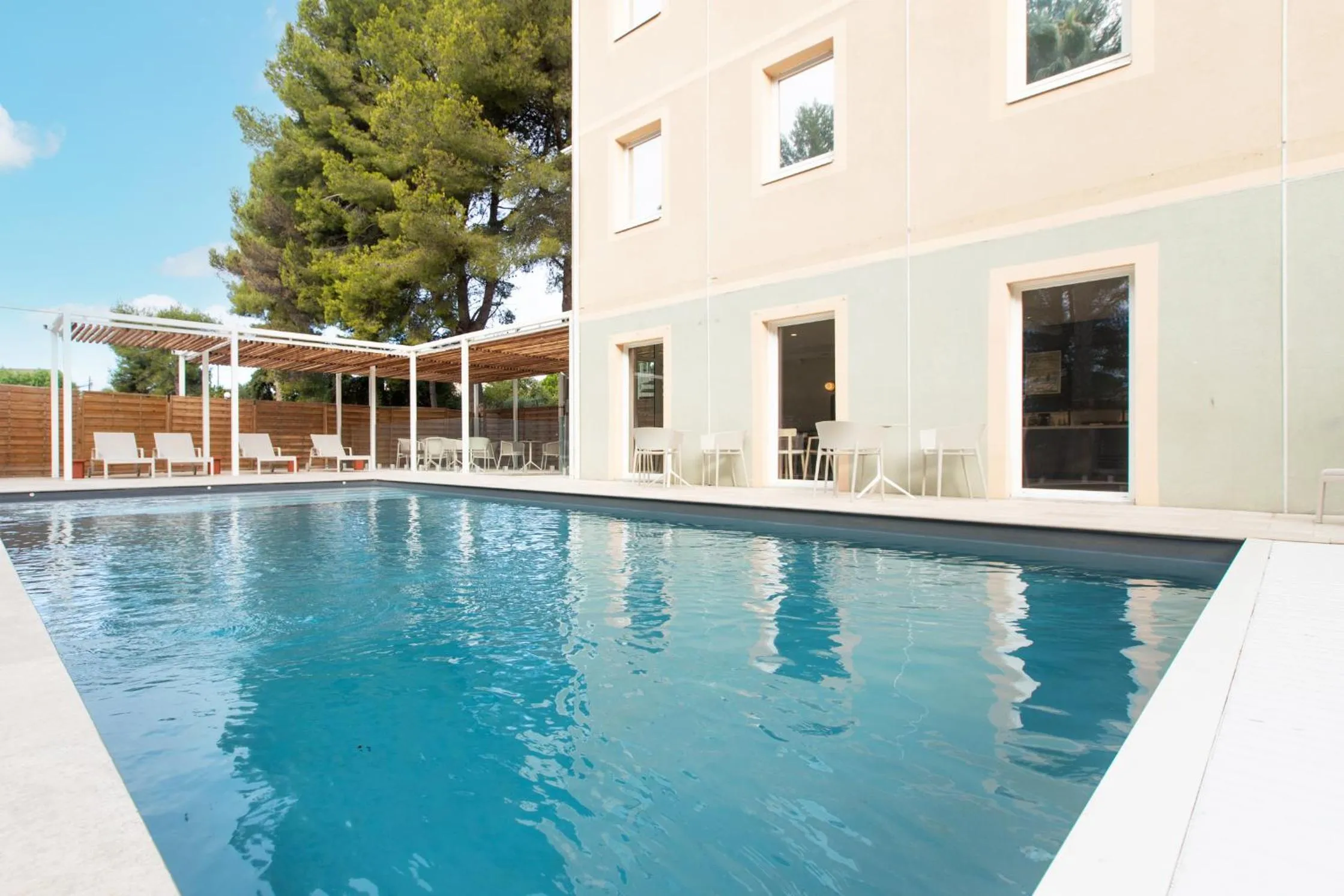 Swimming pool in Logis Hôtel de Port d'Alon - St Cyr sur Mer