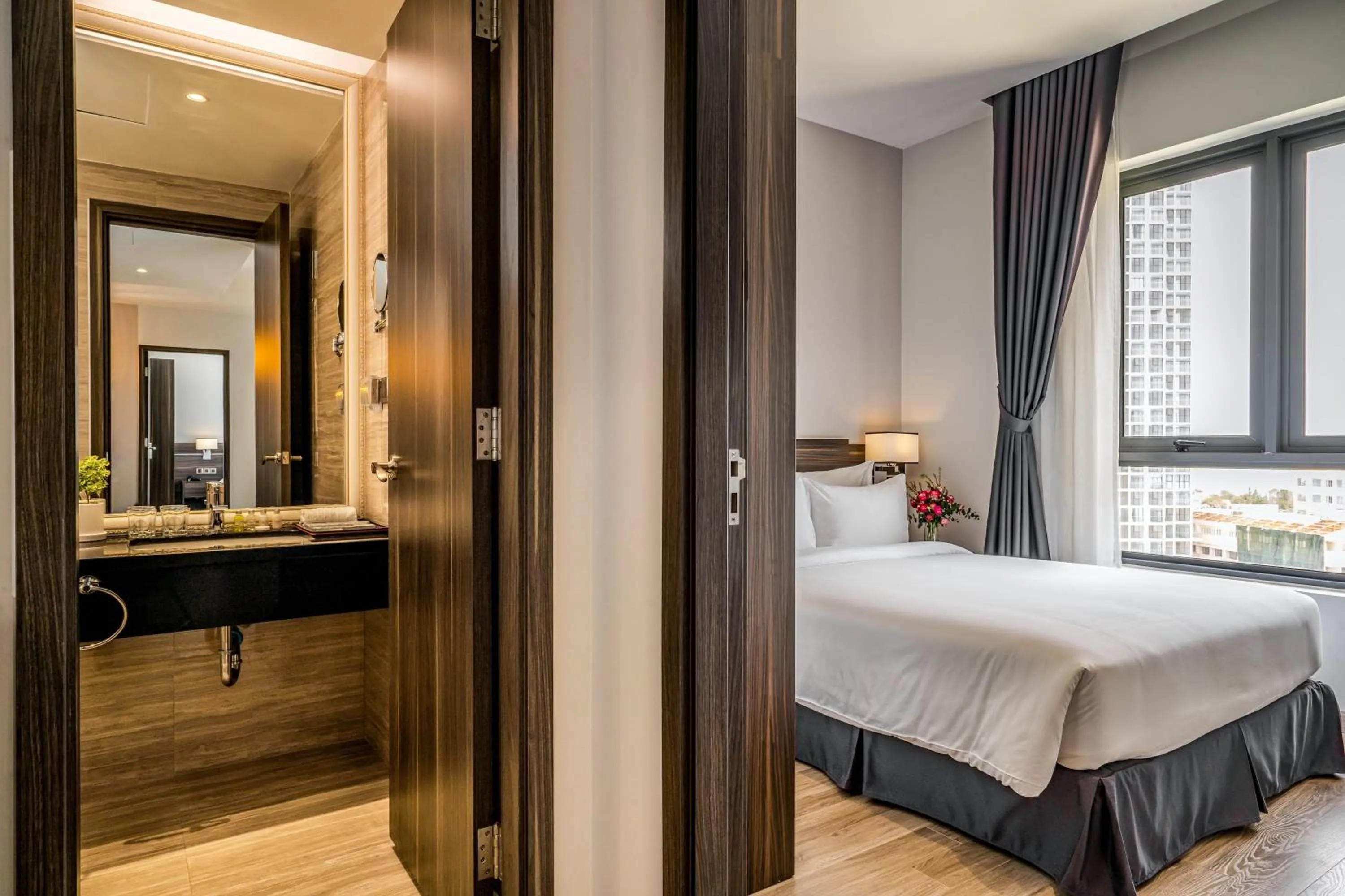 Bed in The Cap Hotel