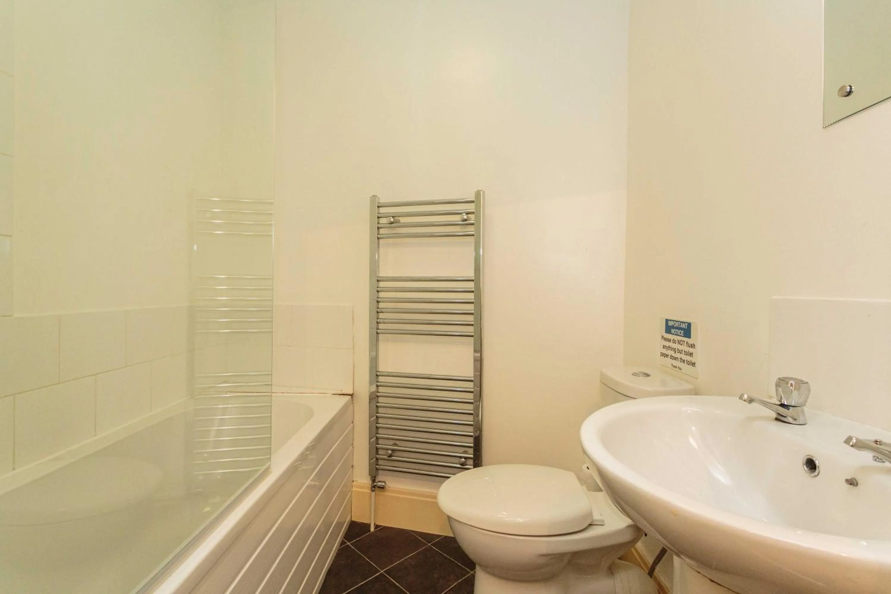 Bathroom in Cherry Property - Pear Suite