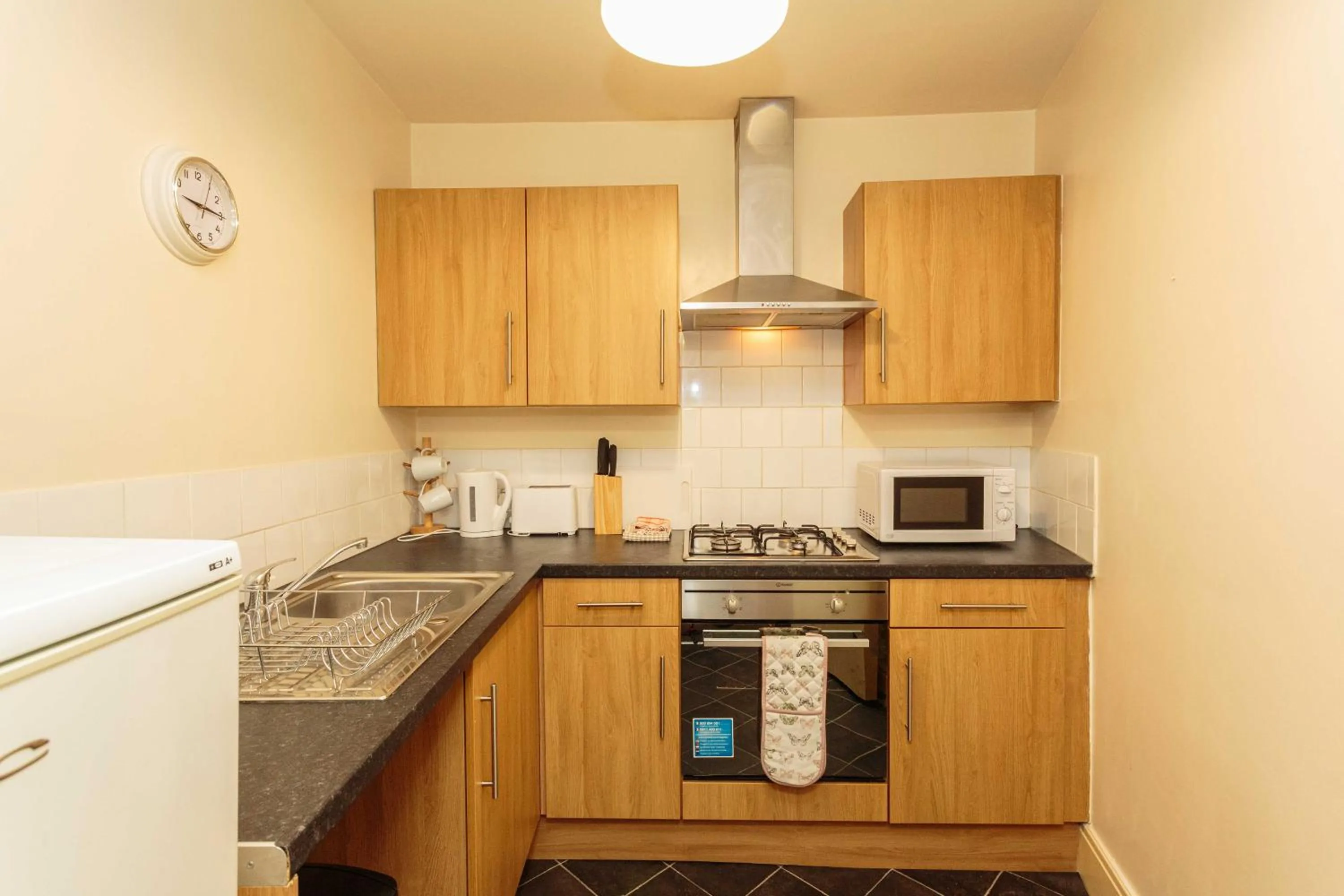 Kitchen or kitchenette in Cherry Property - Pear Suite