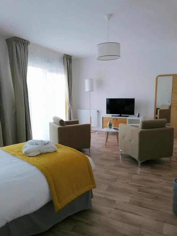 Communal lounge/ TV room, Bed in Domitys - L'Atlas