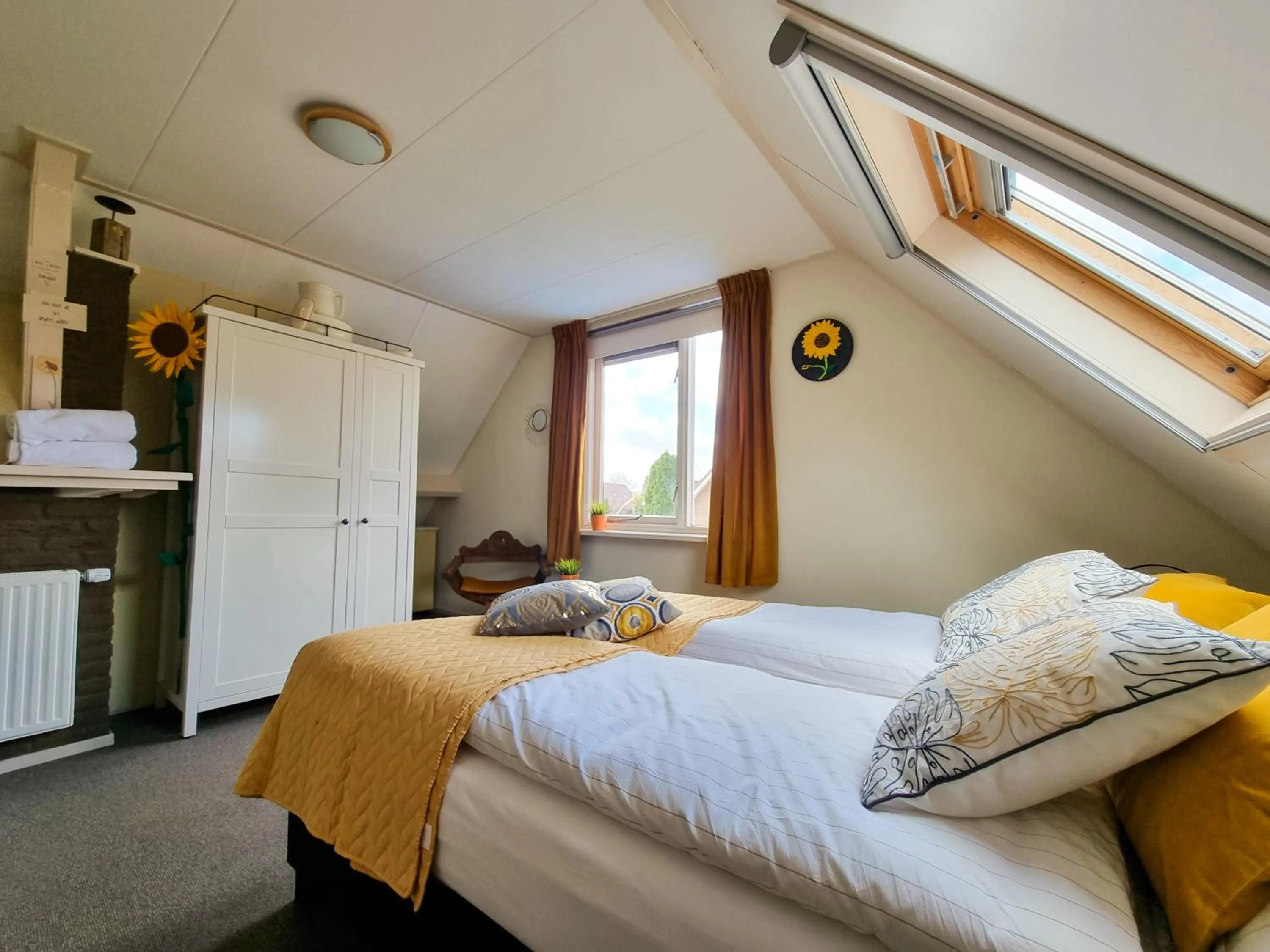 Bedroom, Bed in B&B overnachting de Margriet