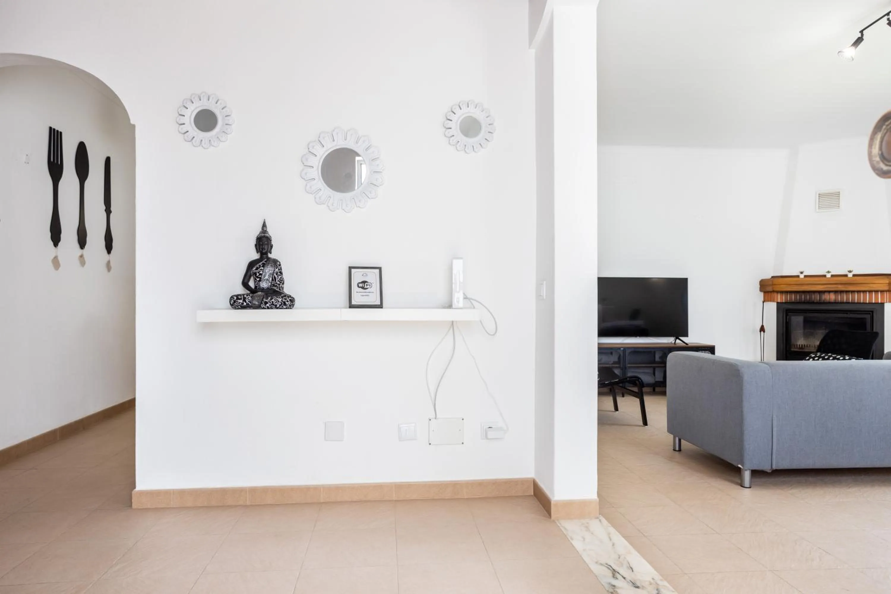 Decorative detail in Best Guest Residence