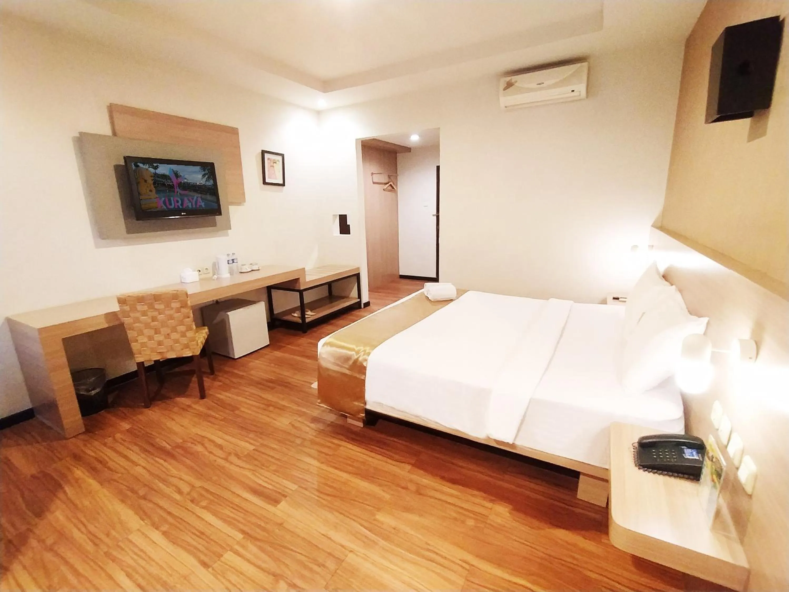 Toilet, Bed in Kuraya Hotel Residence