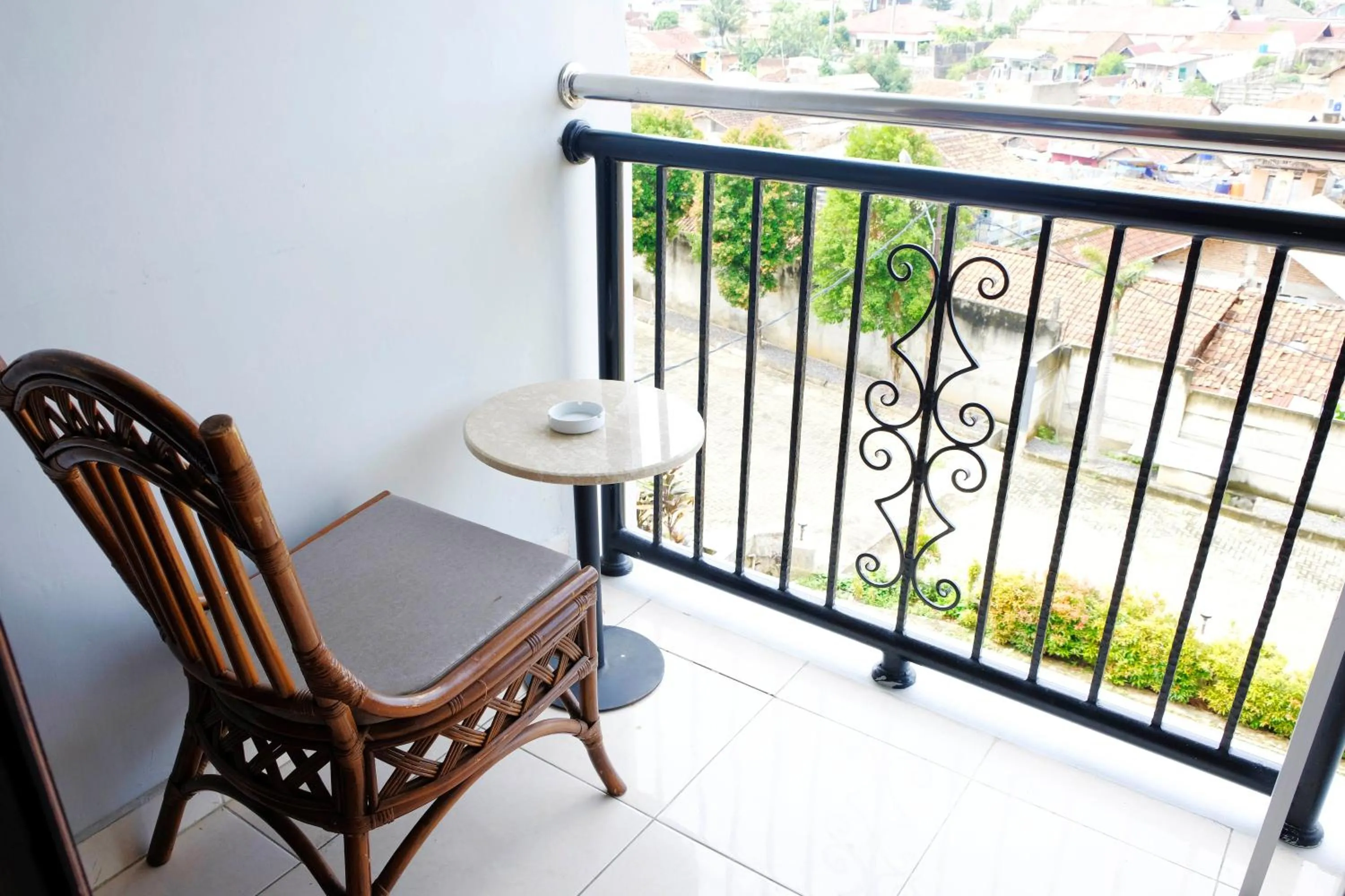 Seating area in Kuraya Hotel Residence