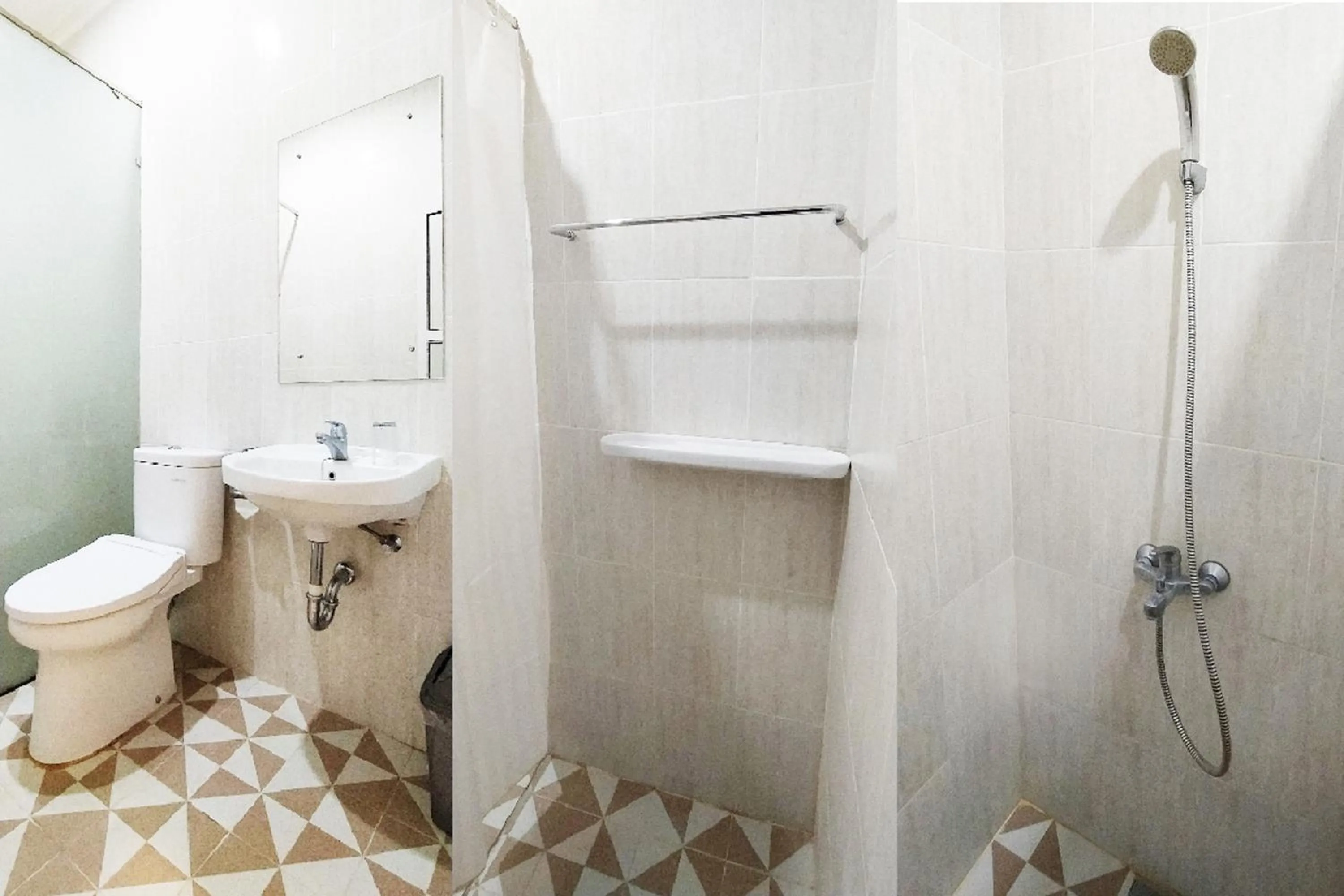 Shower in Kuraya Hotel Residence