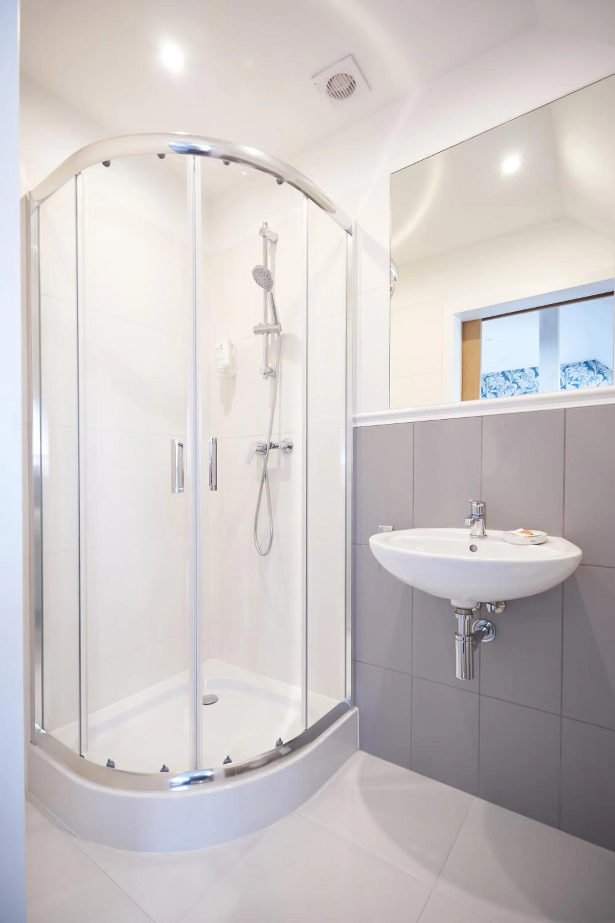 Shower in Apartamenty Klasztorna 25