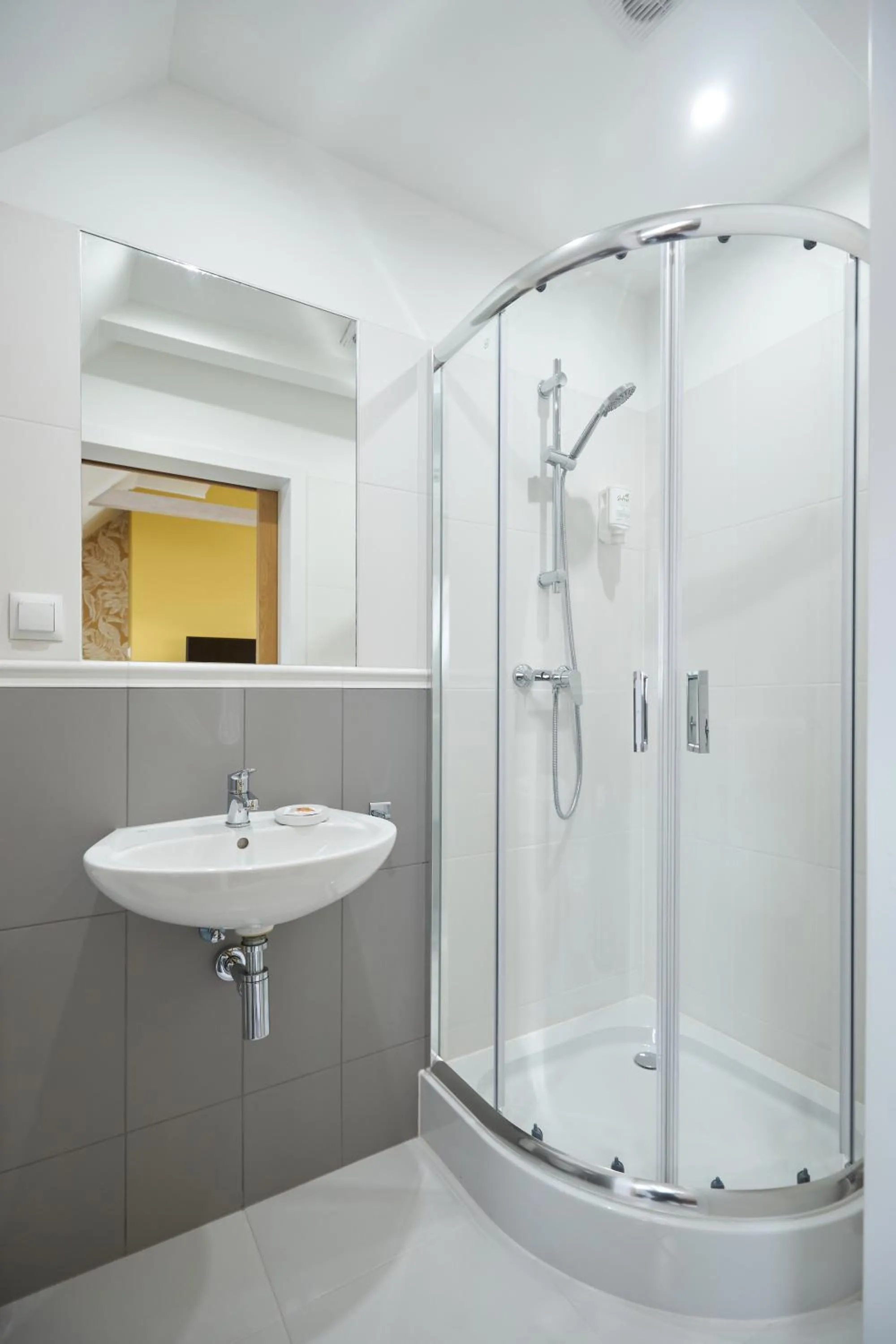 Shower in Apartamenty Klasztorna 25