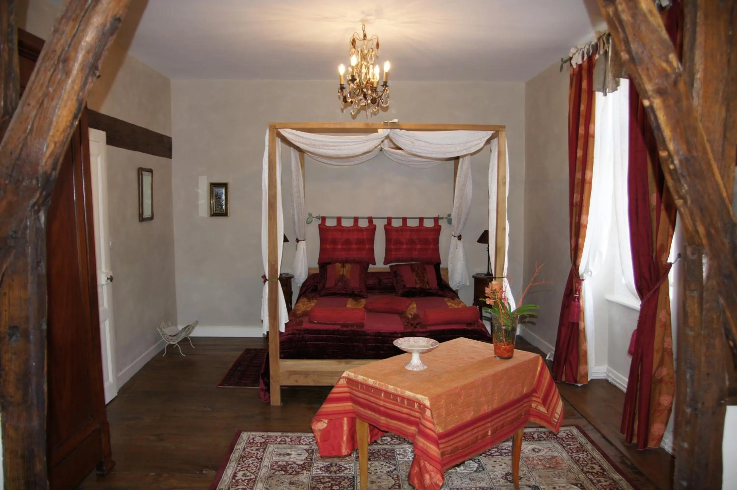 Photo of the whole room in Le Clos de La Muse
