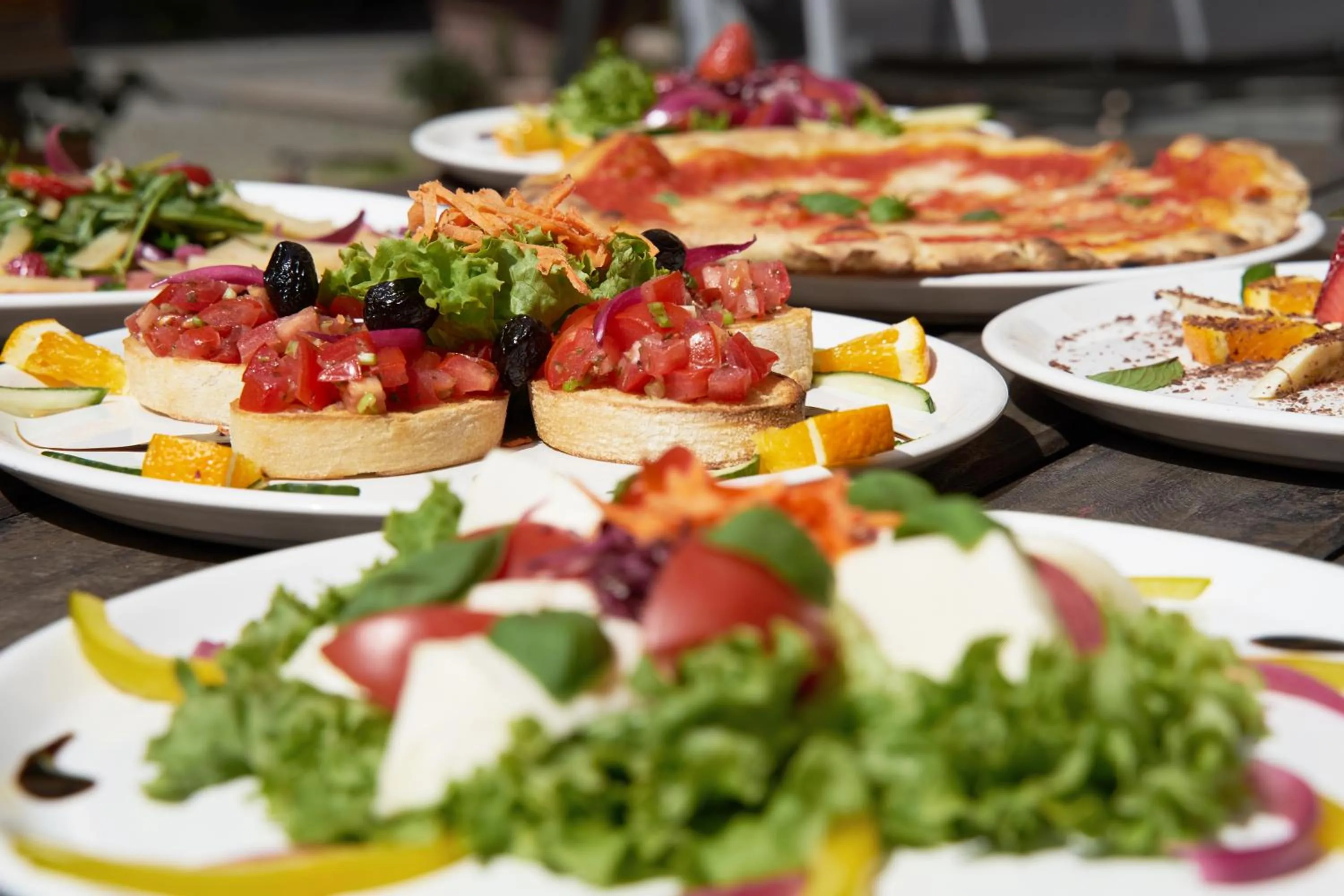 Restaurant/places to eat in Gwuni B&B