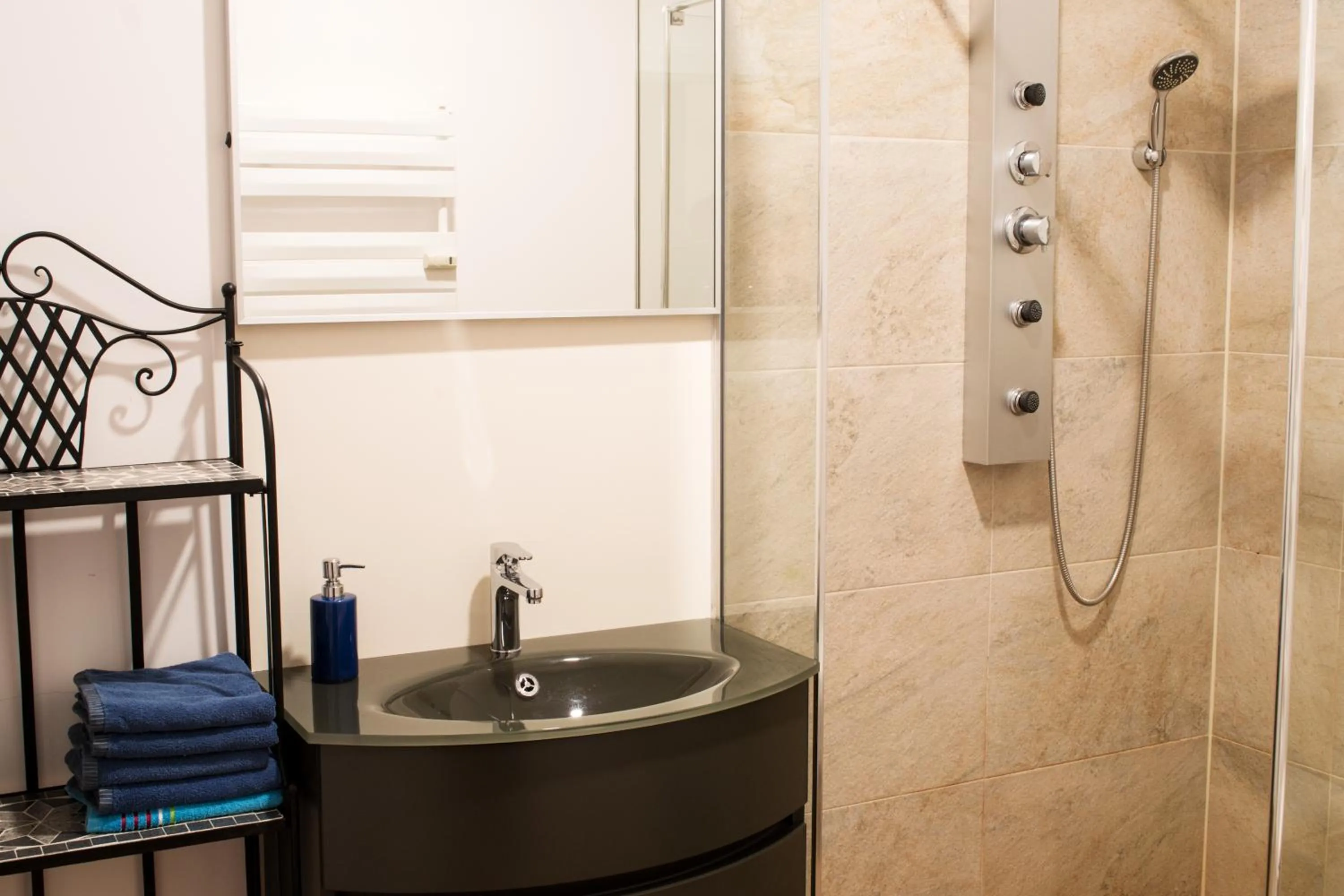 Bathroom in Gwuni B&B