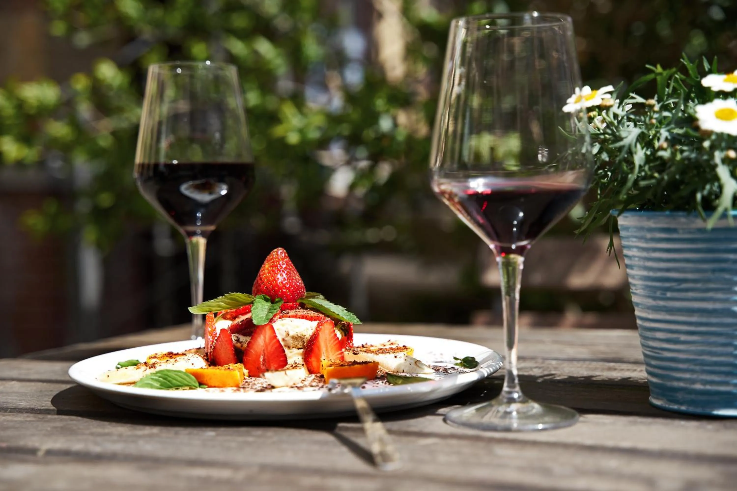 Restaurant/places to eat in Gwuni B&B