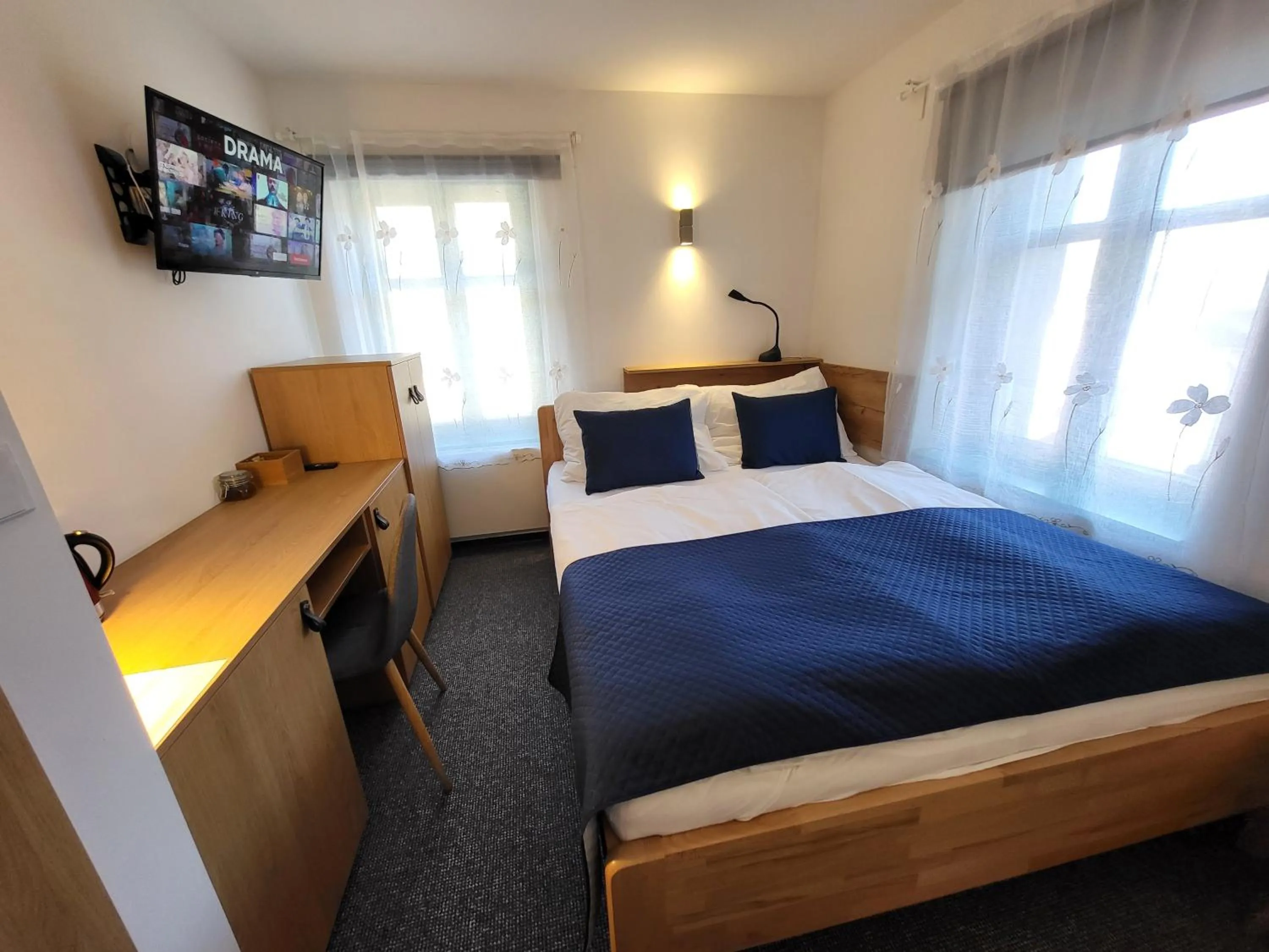 Bed in Pension Jitřenka Hřensko - Breakfast Included & Free Parking