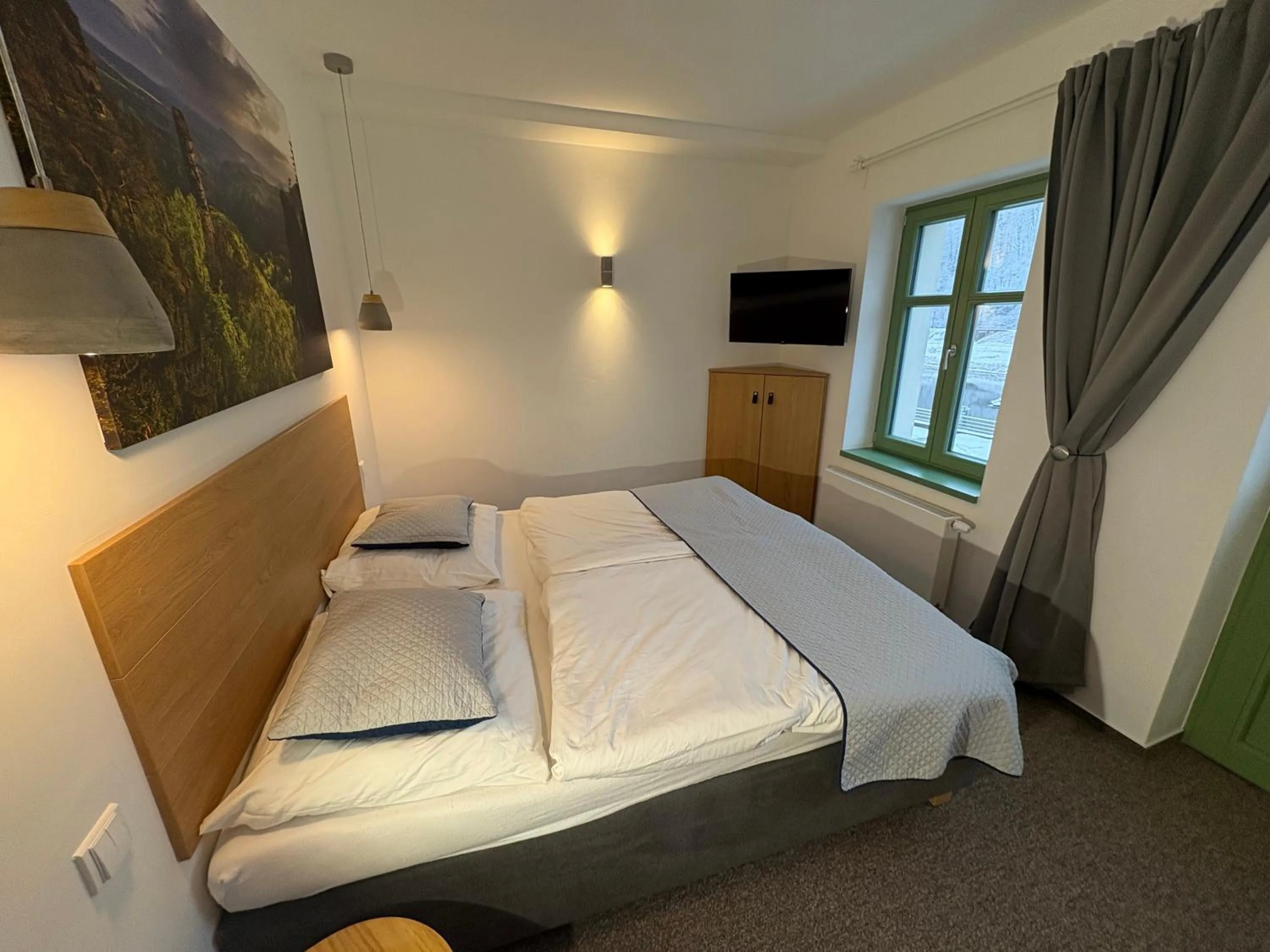 Bed in Pension Jitřenka Hřensko - Breakfast Included & Free Parking