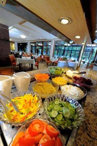 Food and drinks in Wald-Café Hotel-Restaurant