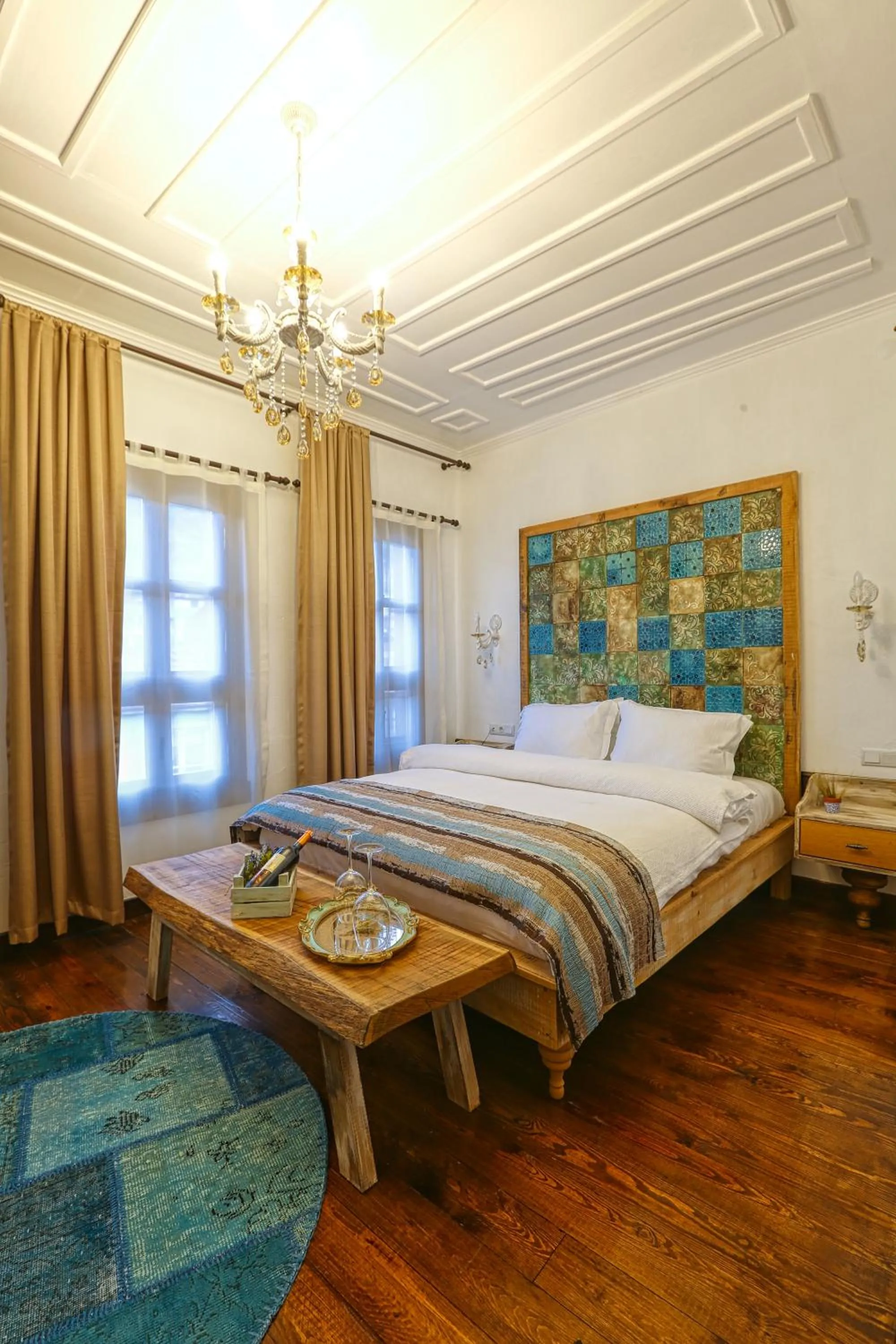 Photo of the whole room, Bed in Trilye Bay C Konak