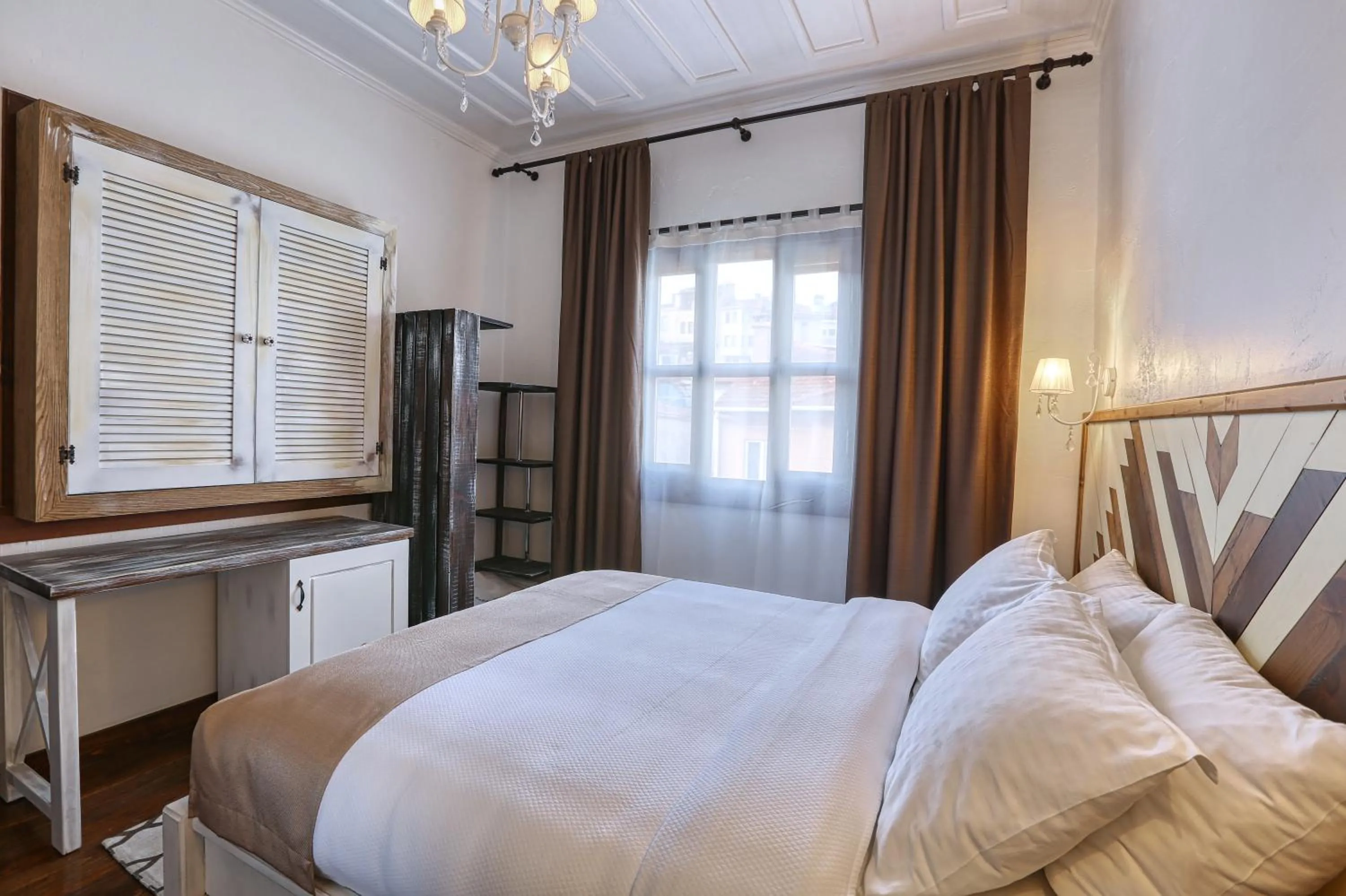 Bed in Trilye Bay C Konak