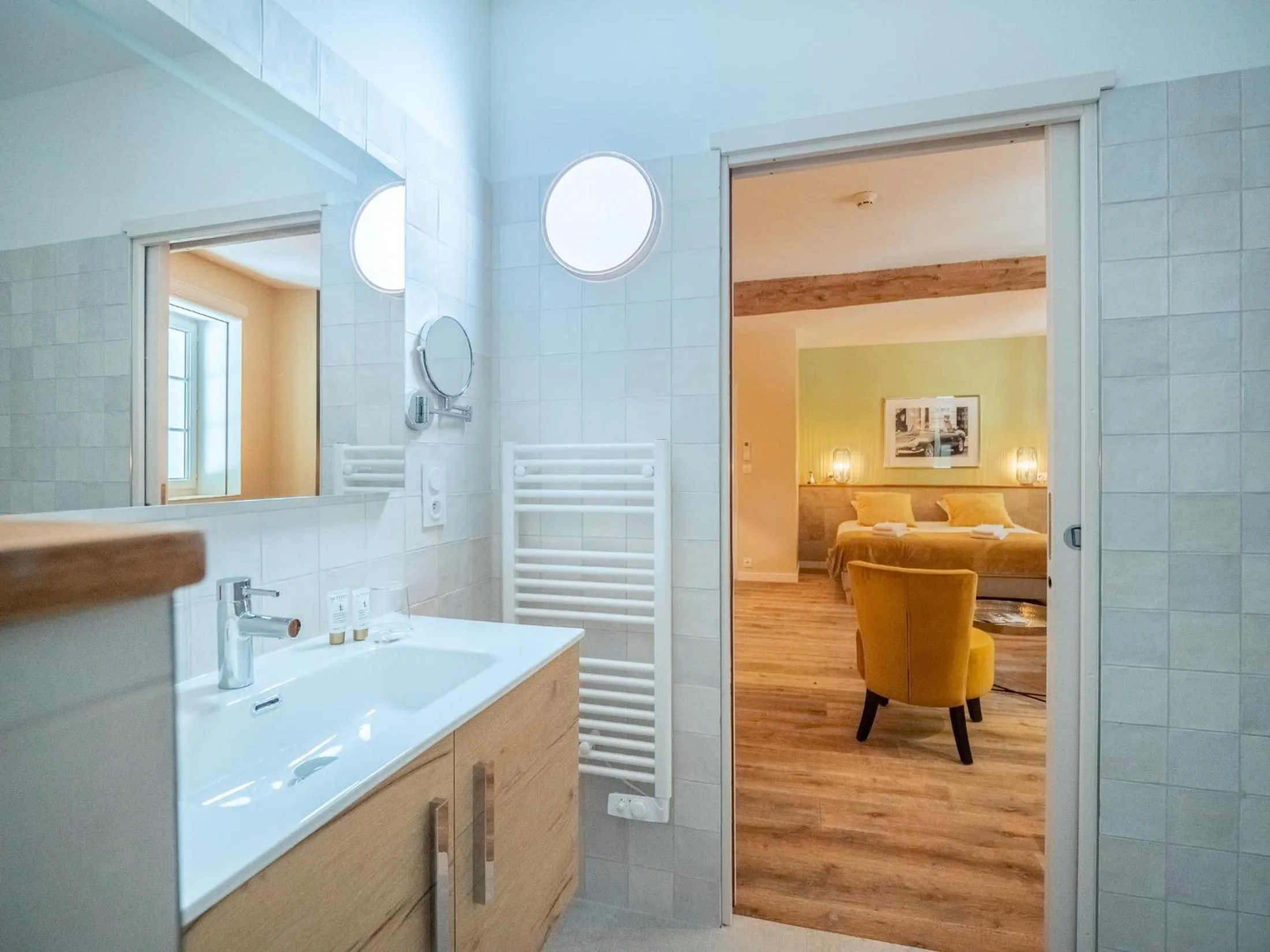 Bathroom in Hôtel & SPA Ventoux Provence "Domaine des Tilleuls"