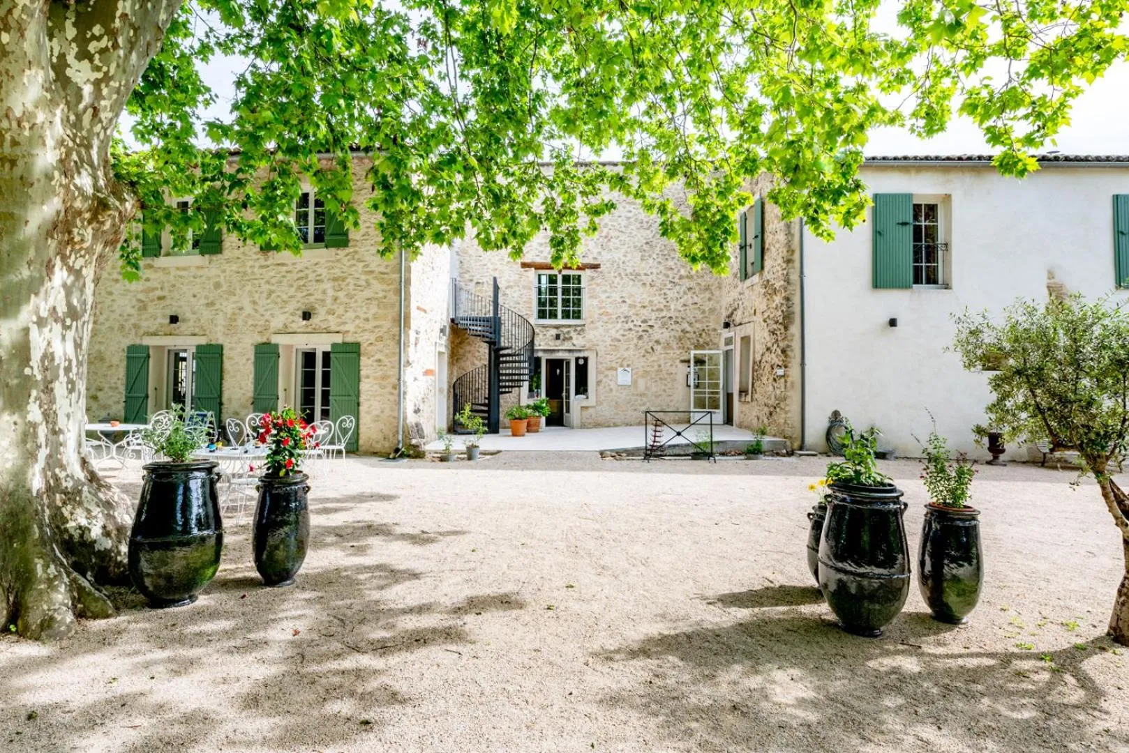 Property building in Hôtel & SPA Ventoux Provence "Domaine des Tilleuls"
