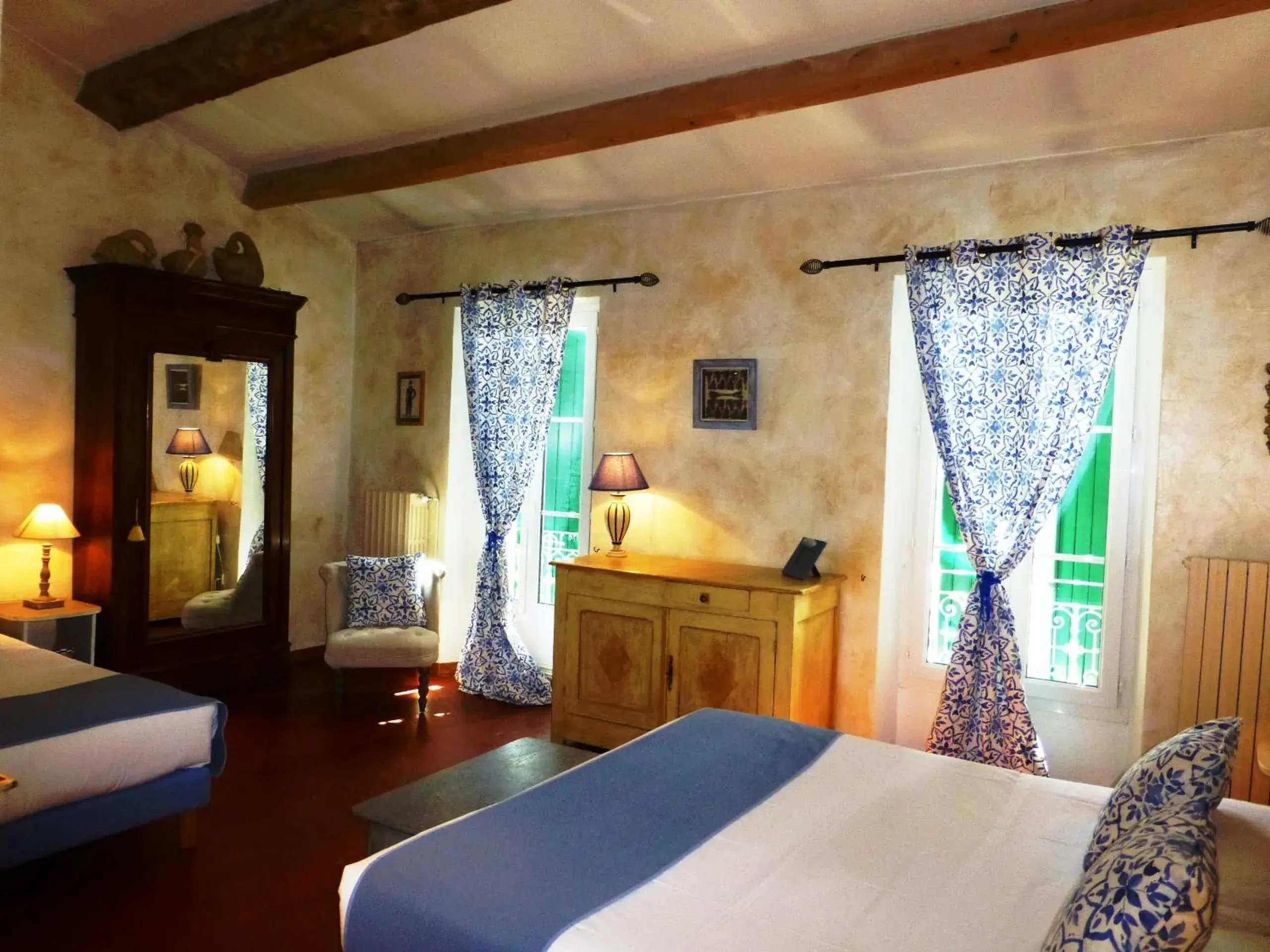 Superior Double or Twin Room in Hôtel & SPA Ventoux Provence "Domaine des Tilleuls" Superior Double or Twin Room in Hôtel & SPA Ventoux Provence "Domaine des Tilleuls"