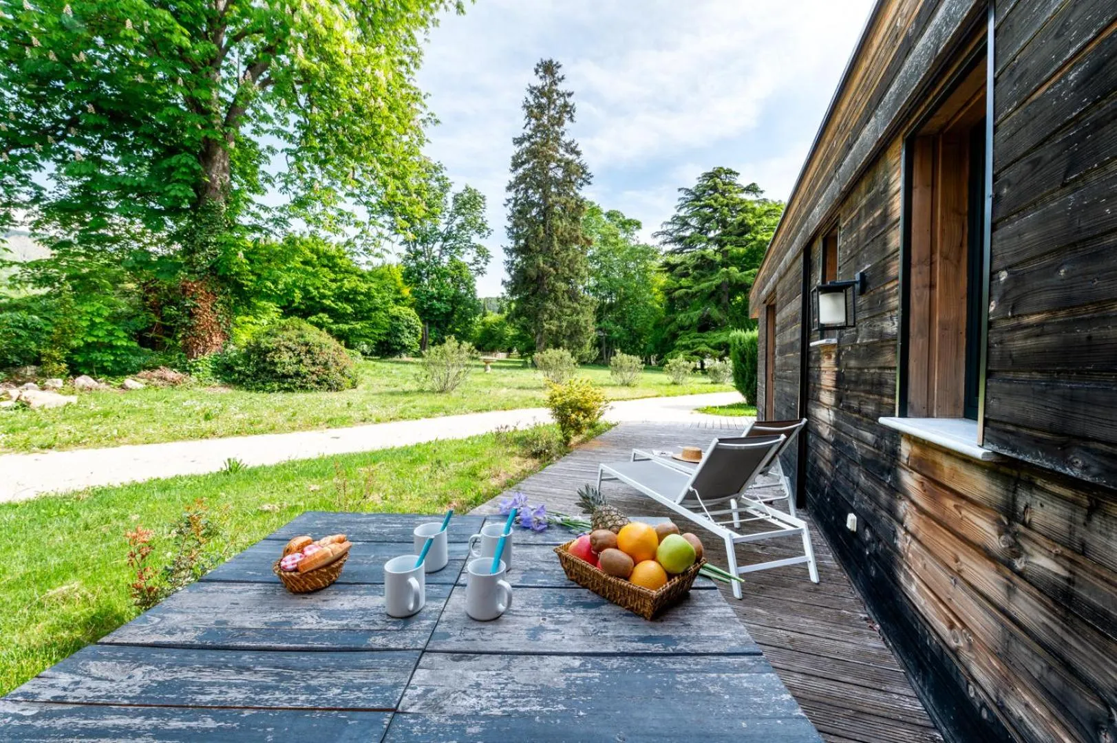 Garden in Hôtel & SPA Ventoux Provence "Domaine des Tilleuls"