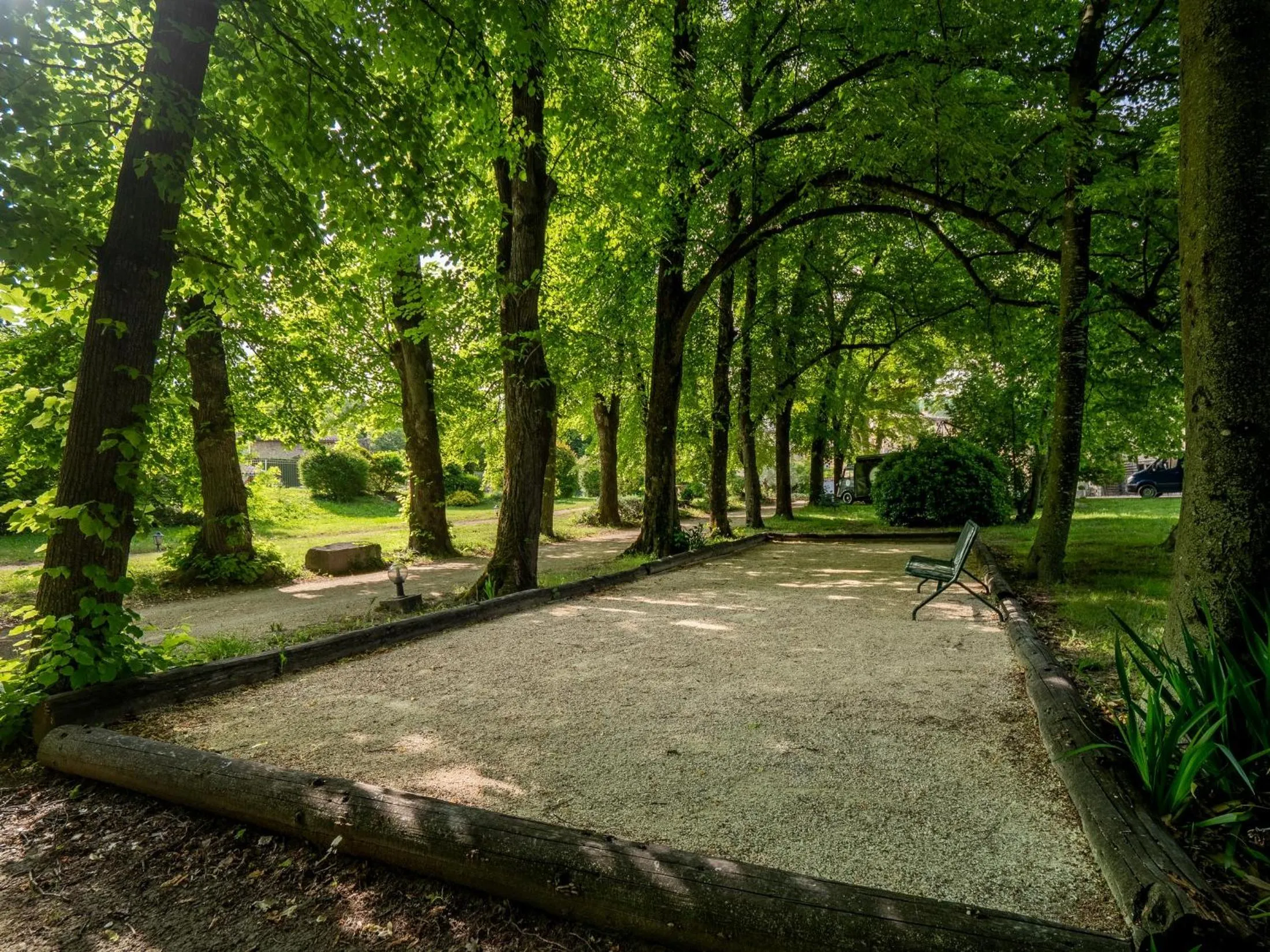 Garden view in Hôtel & SPA Ventoux Provence "Domaine des Tilleuls"