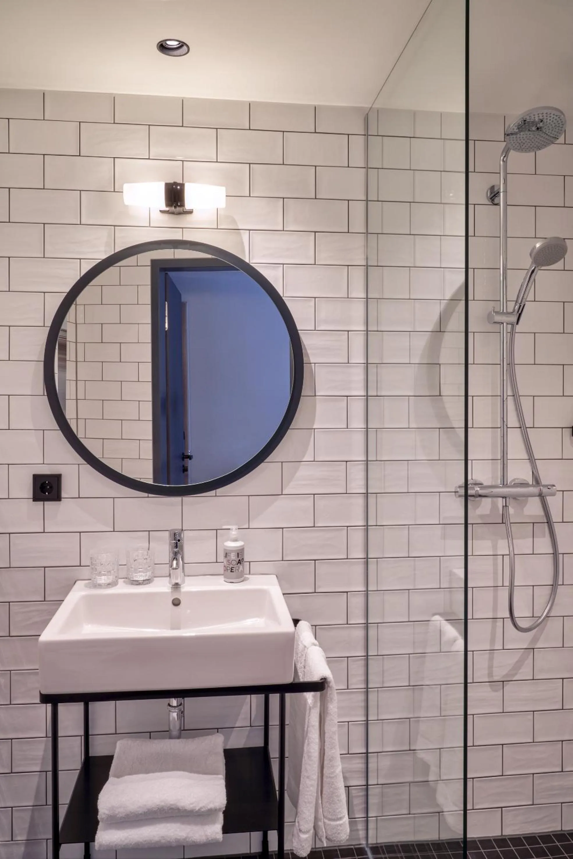 Shower in URBAN LOFT Cologne