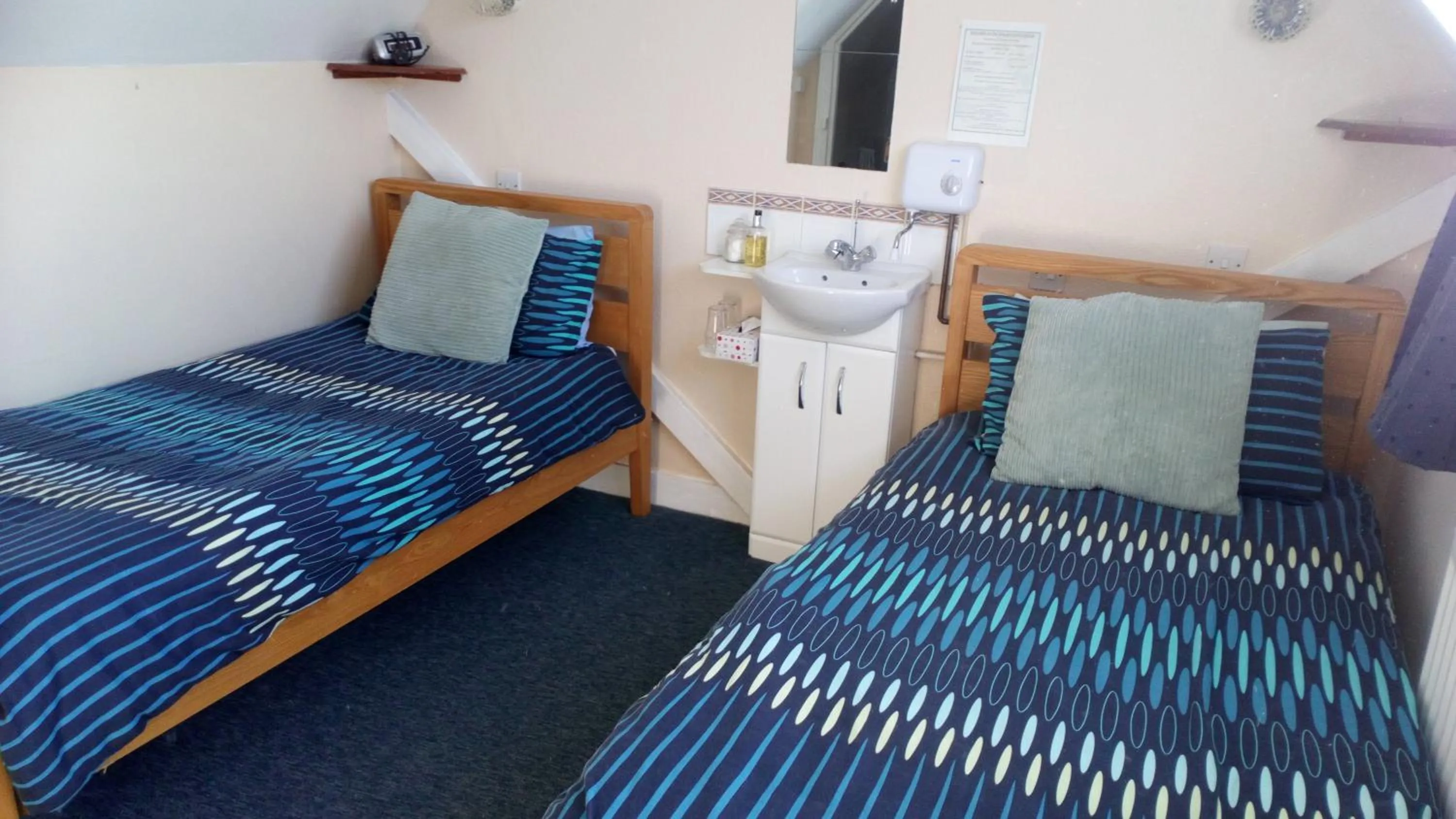 Bedroom, Bed in Rob Roy Guest House