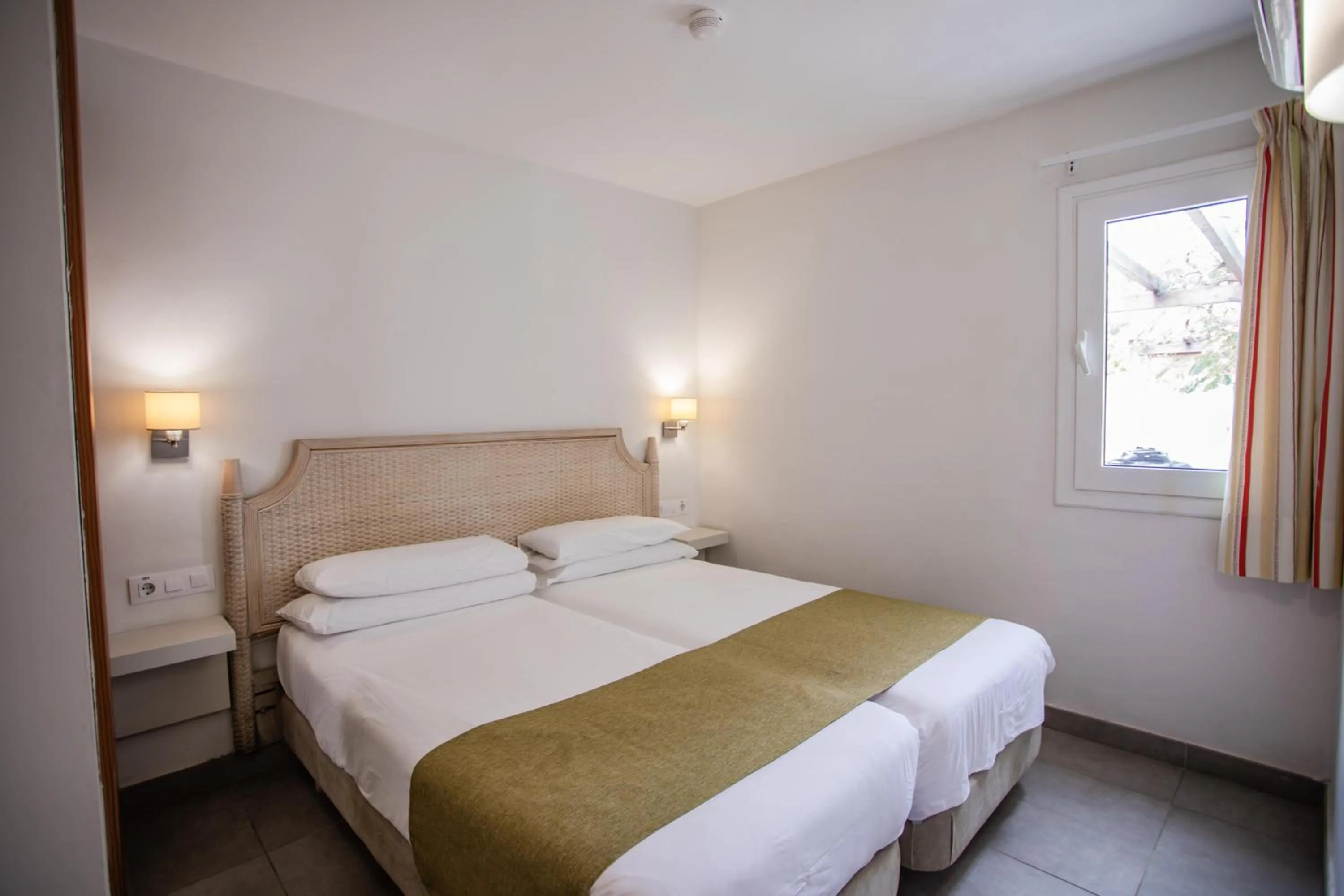 Photo of the whole room, Bed in Caybeach Princess