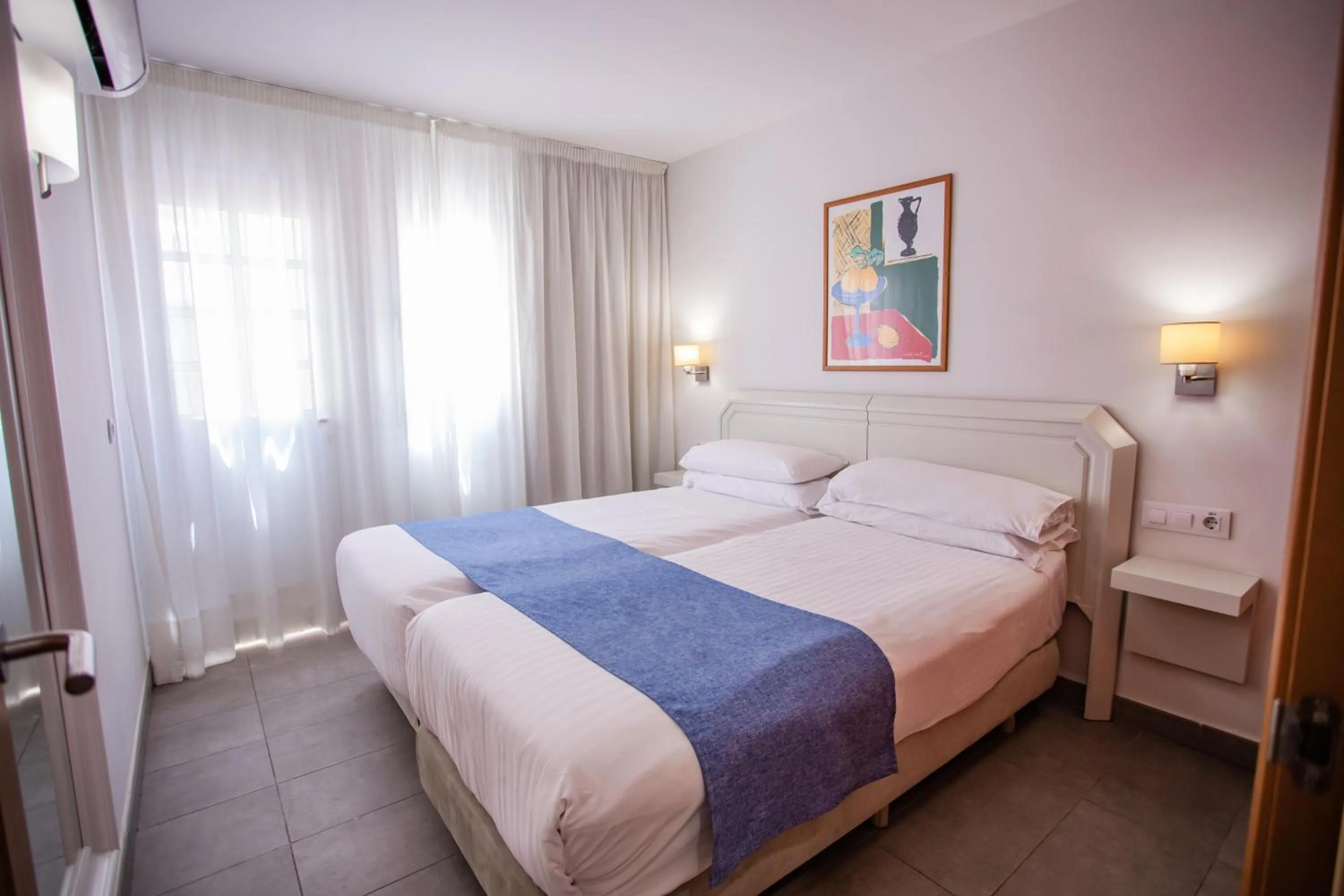 Photo of the whole room, Bed in Caybeach Princess