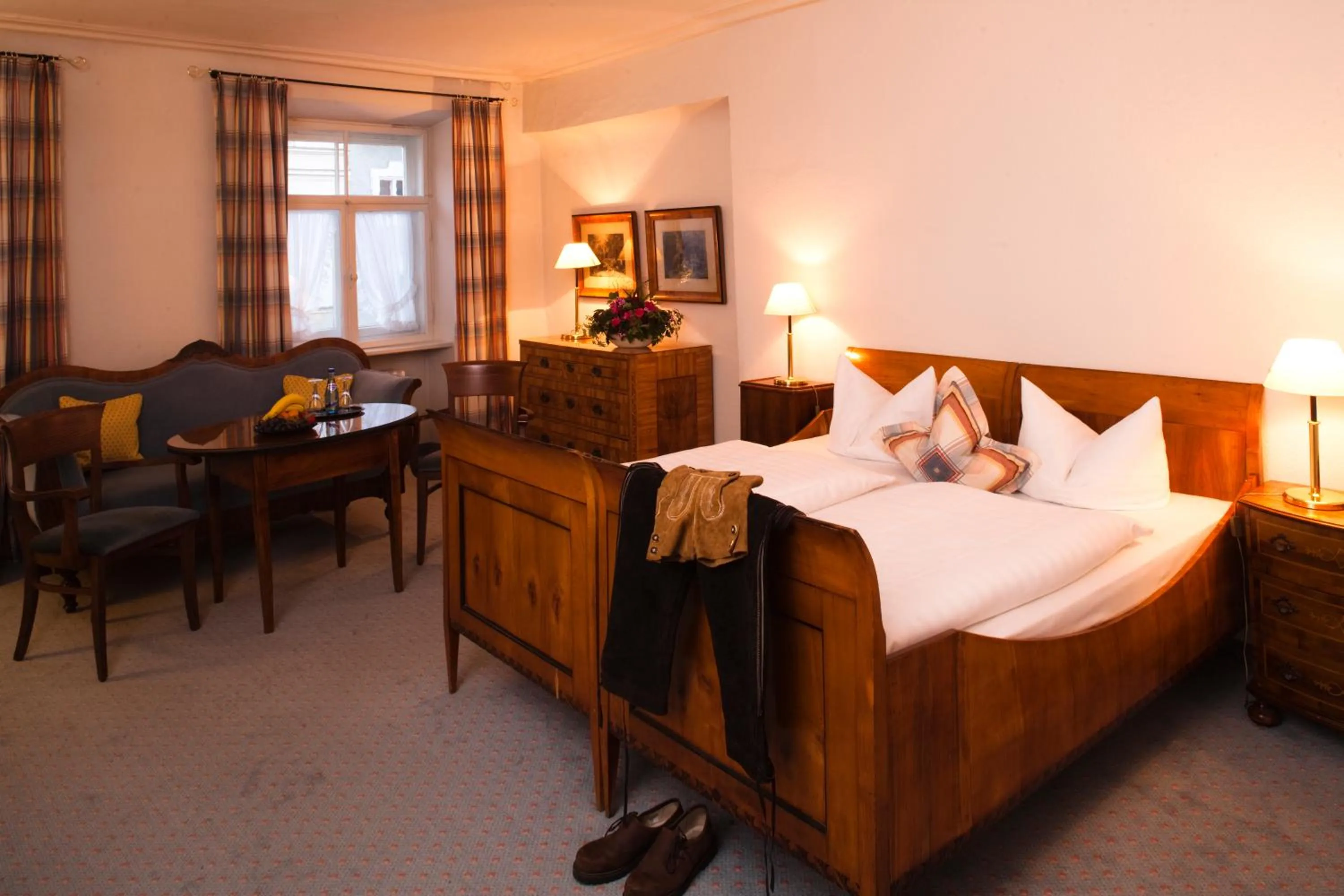 Bed in Posthotel Kolberbräu