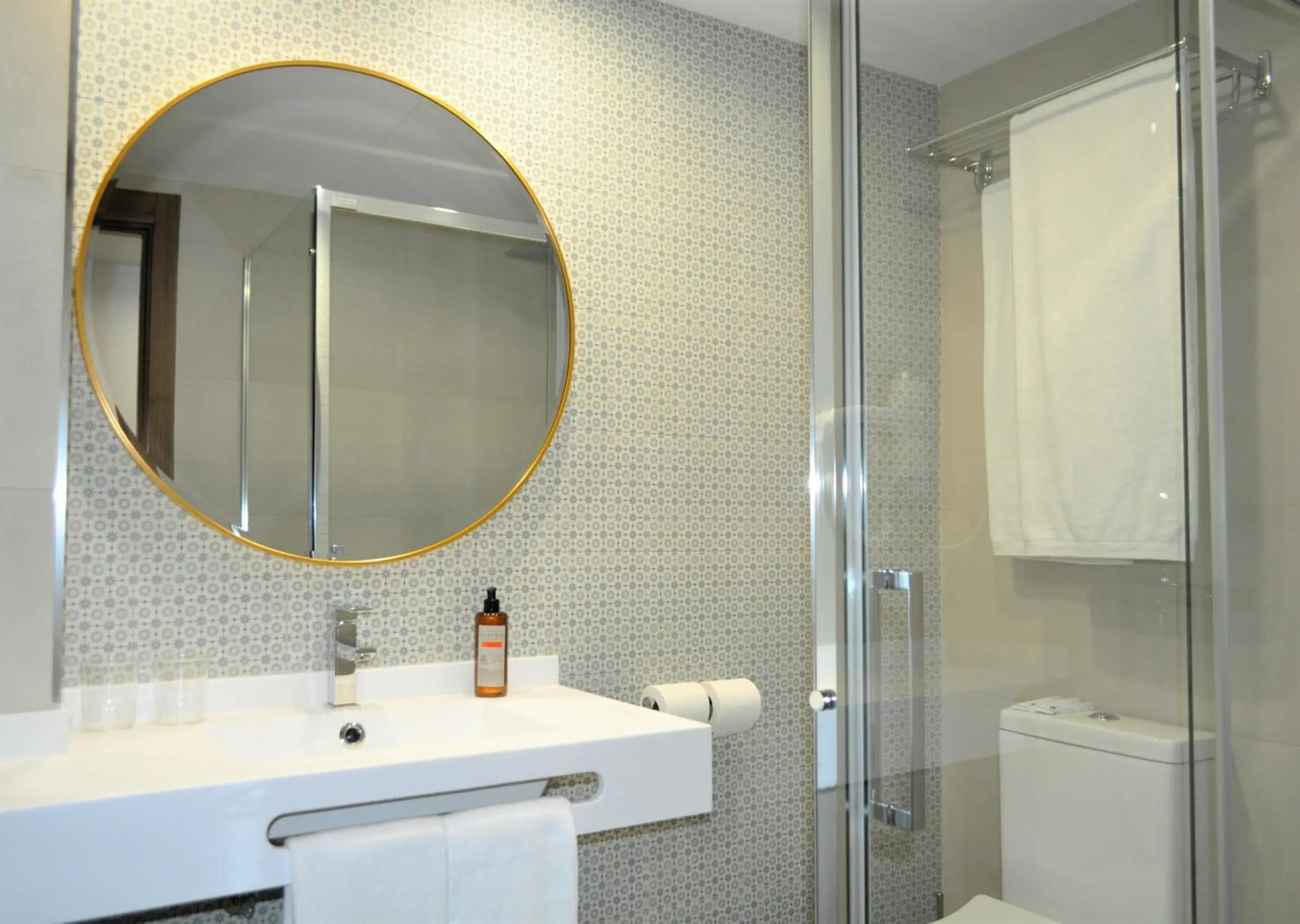 Interior Double or Twin Room in Hostal Restaurante Villa de Brihuega Interior Double or Twin Room in Hostal Restaurante Villa de Brihuega