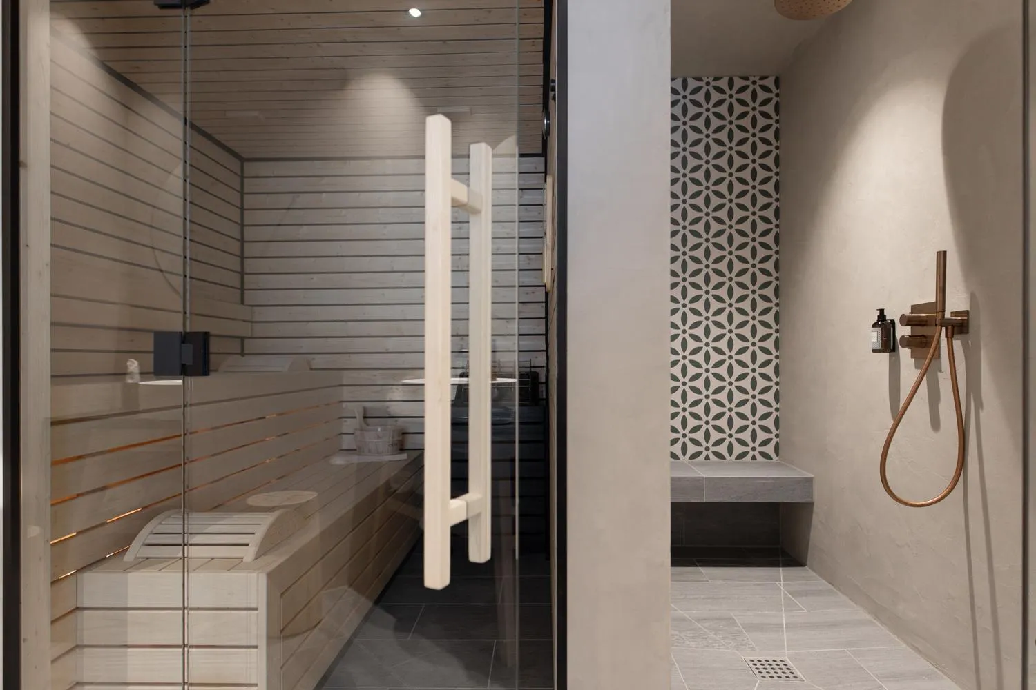 Shower in Amrai Suites