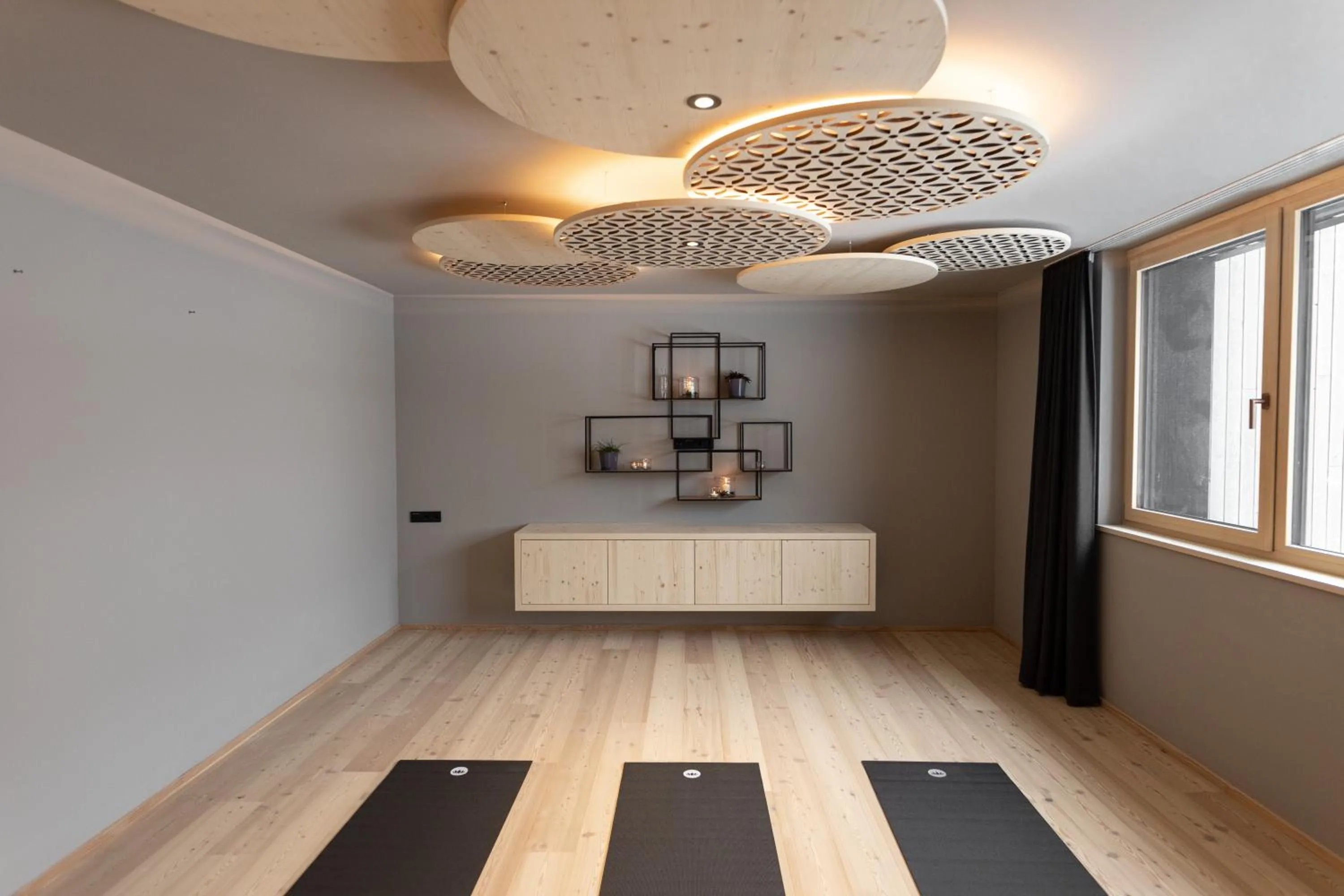 Fitness centre/facilities in Amrai Suites