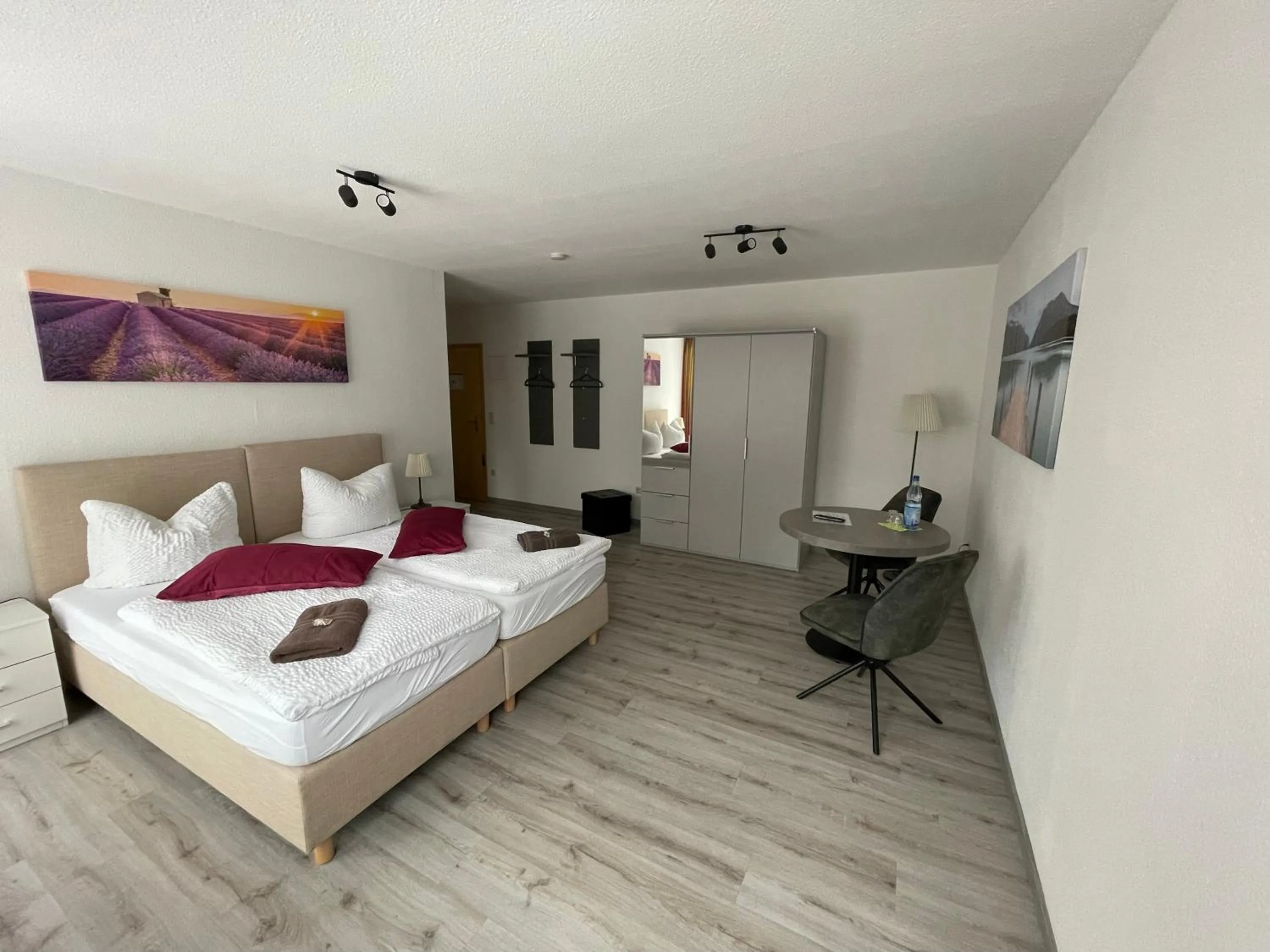 Guests, Bed in An der Gärtnerei