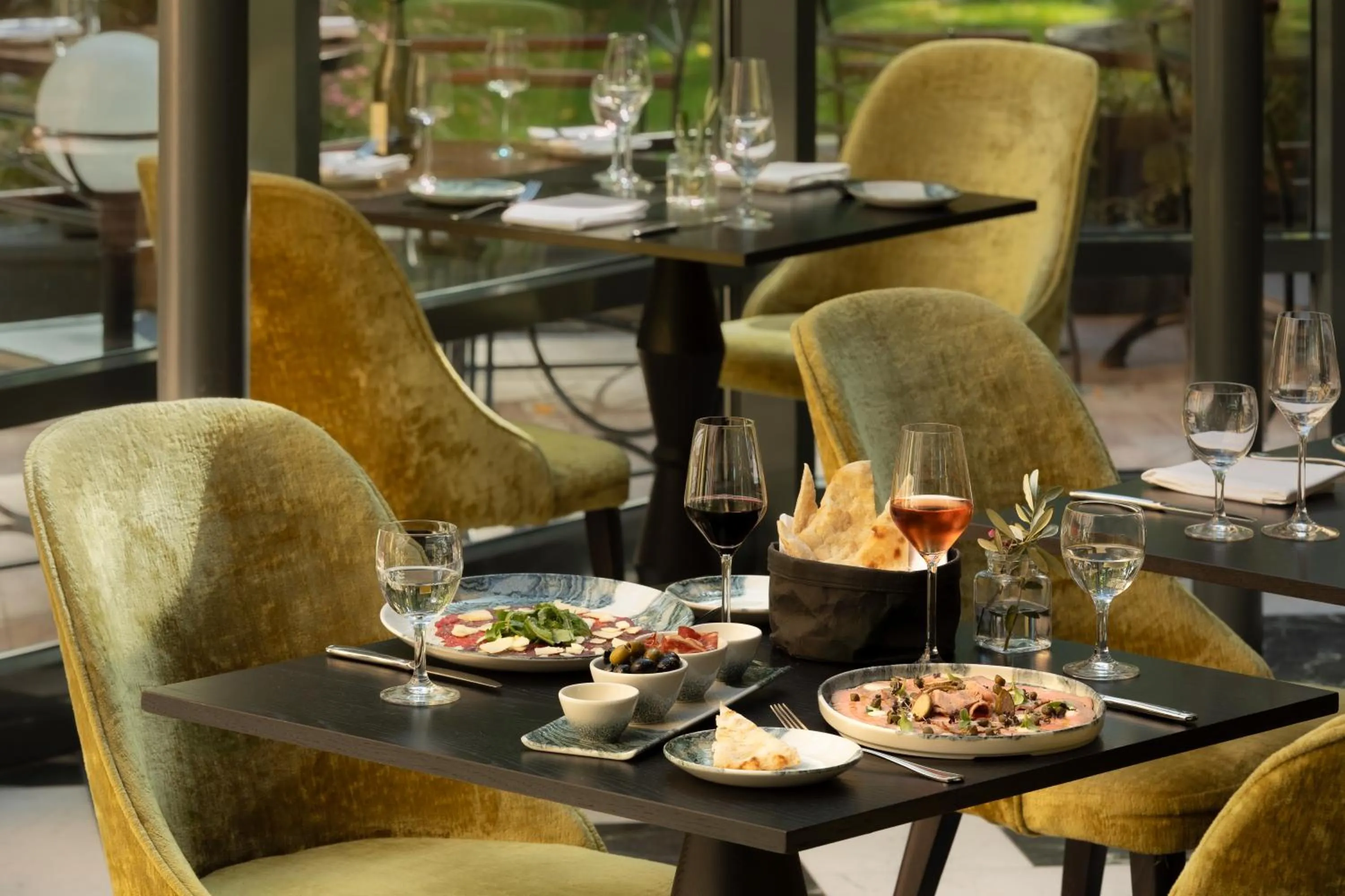 Restaurant/places to eat in Schloßhotel Althörnitz Neubau