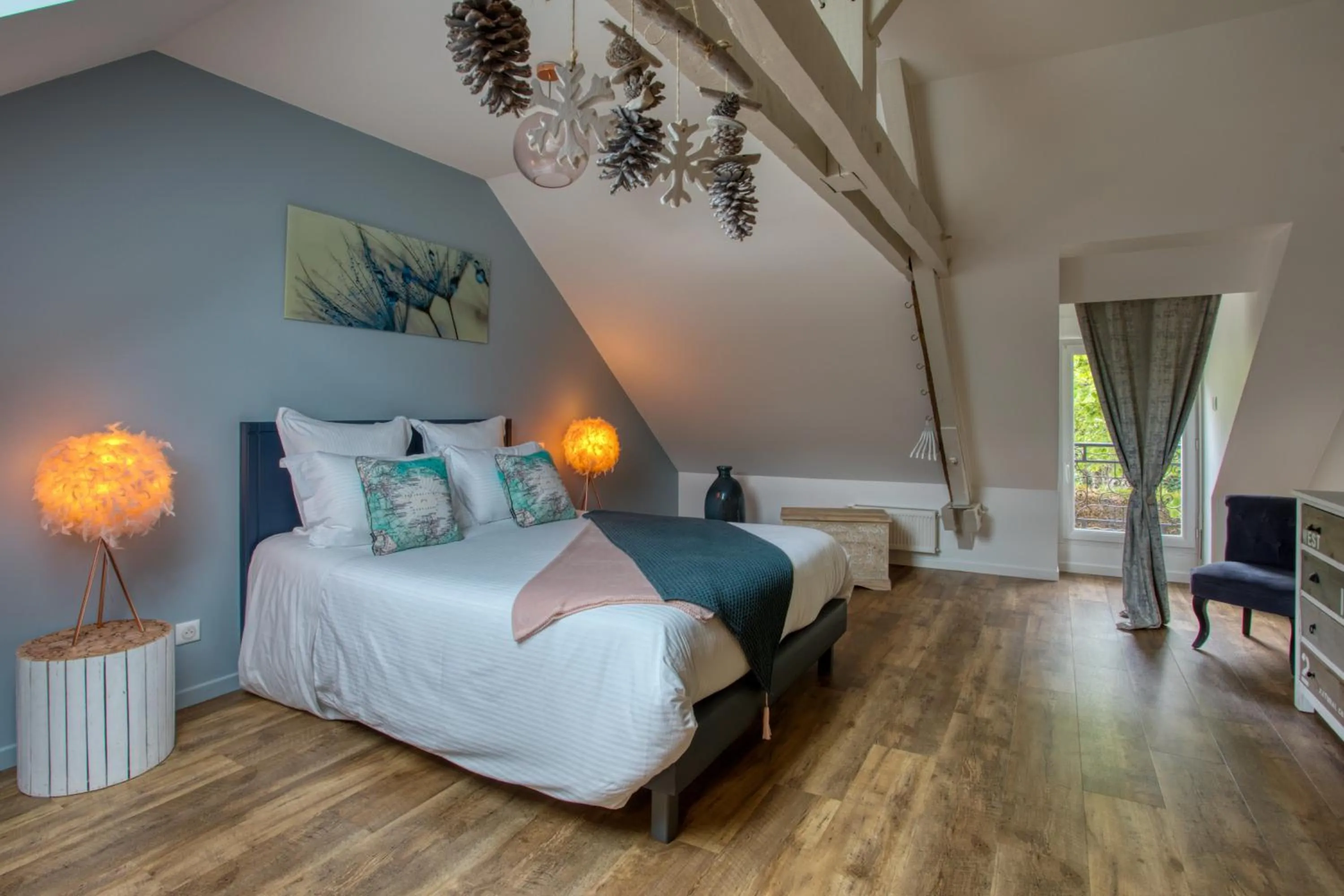 Bed in O'Myosotis - 400m Centre Historique - Parking Gratuit - Piscine et Jardin