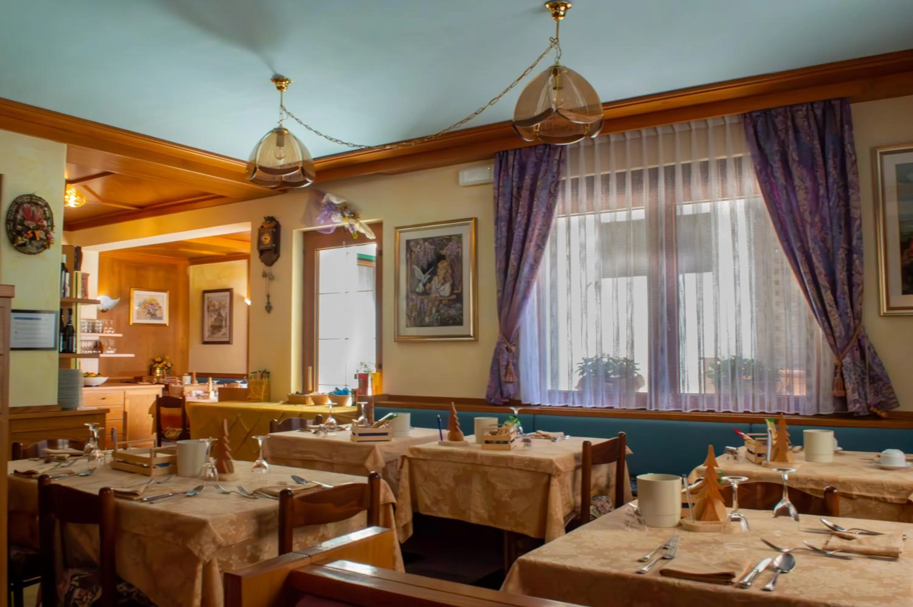 Restaurant/places to eat in Hotel Serena - Tre Cime Views