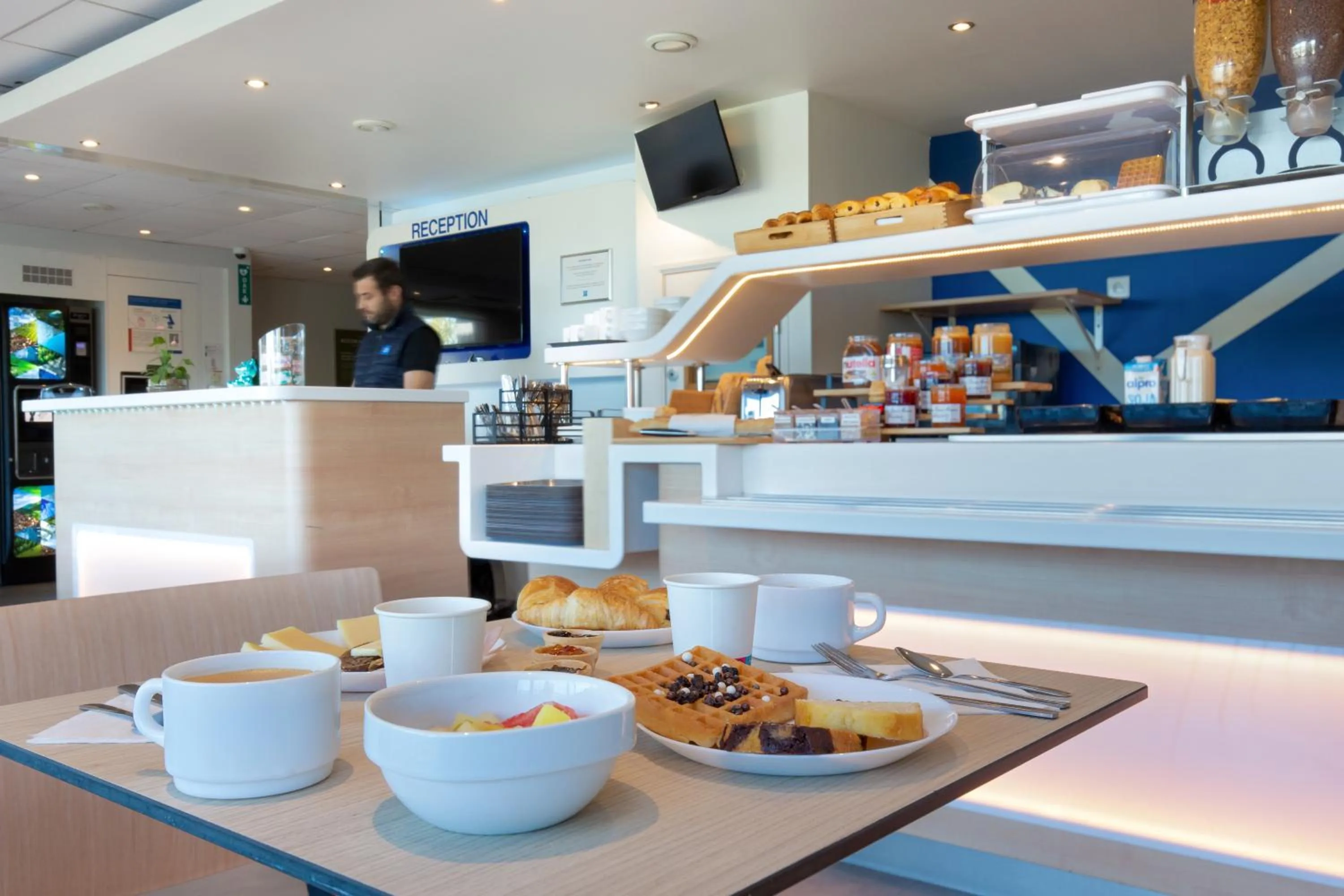 Restaurant/places to eat in ibis budget Saint-Maximin