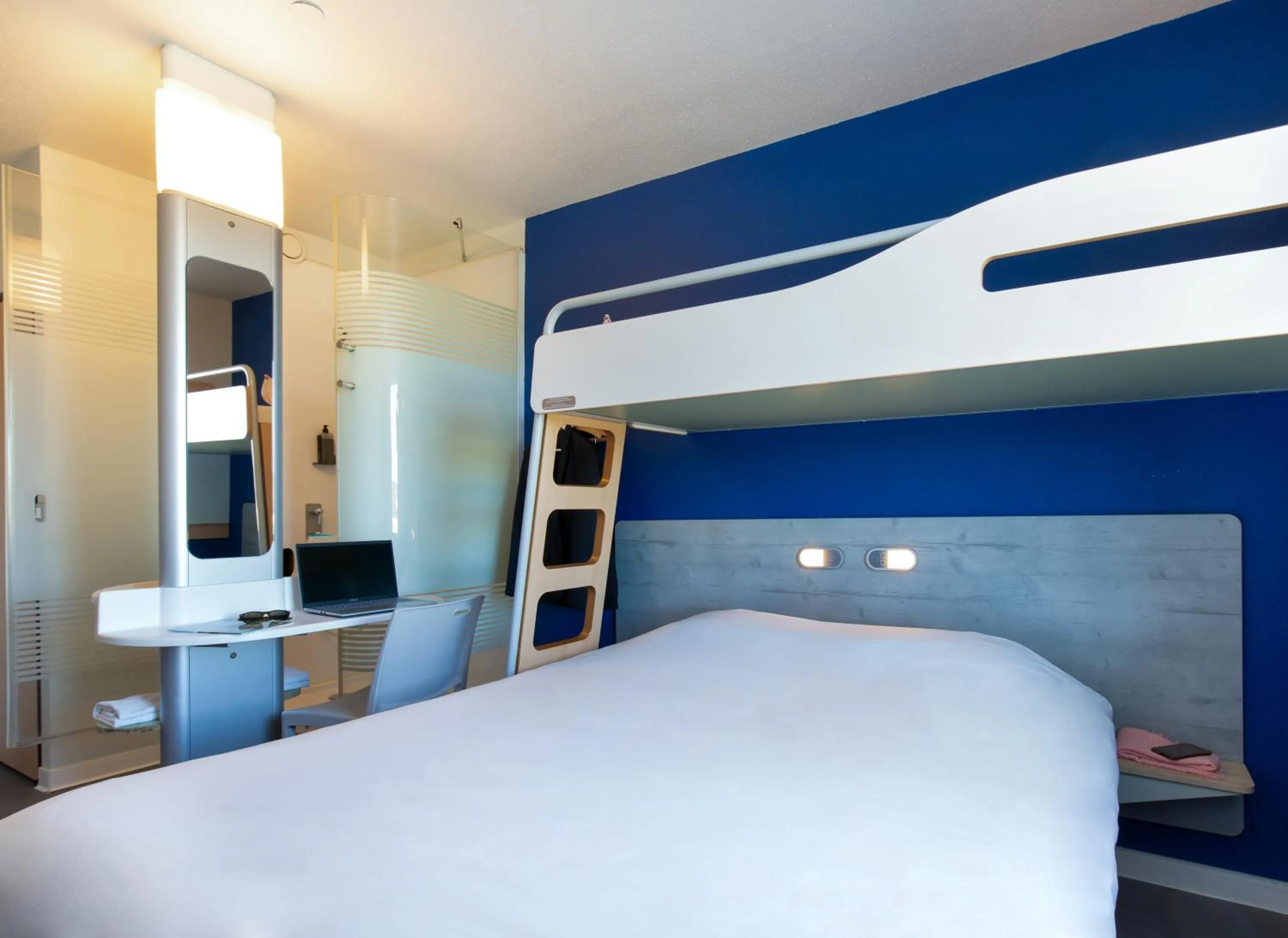 Bed in ibis budget Saint-Maximin