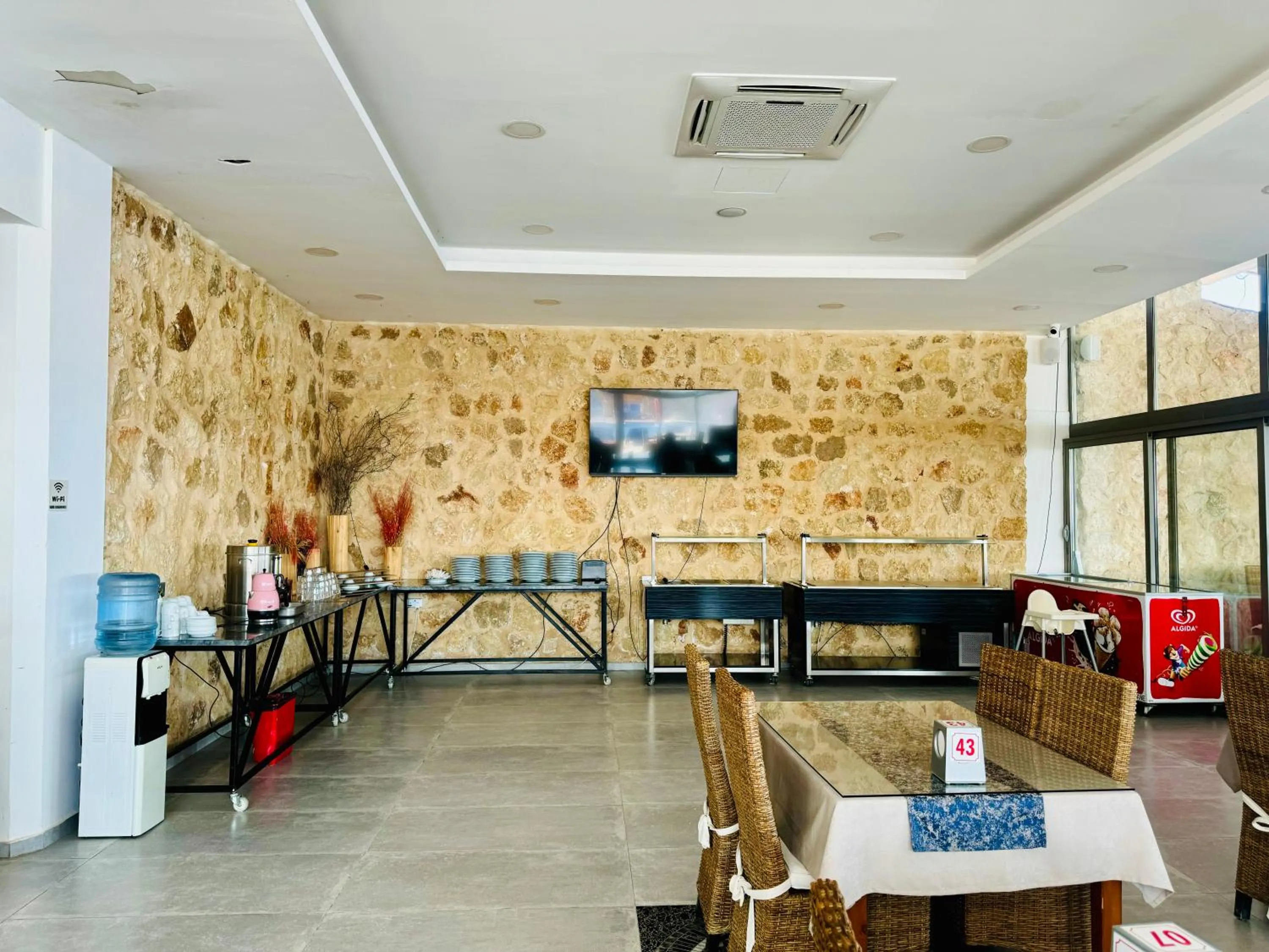 Restaurant/places to eat in BURHAN'S HOTEL