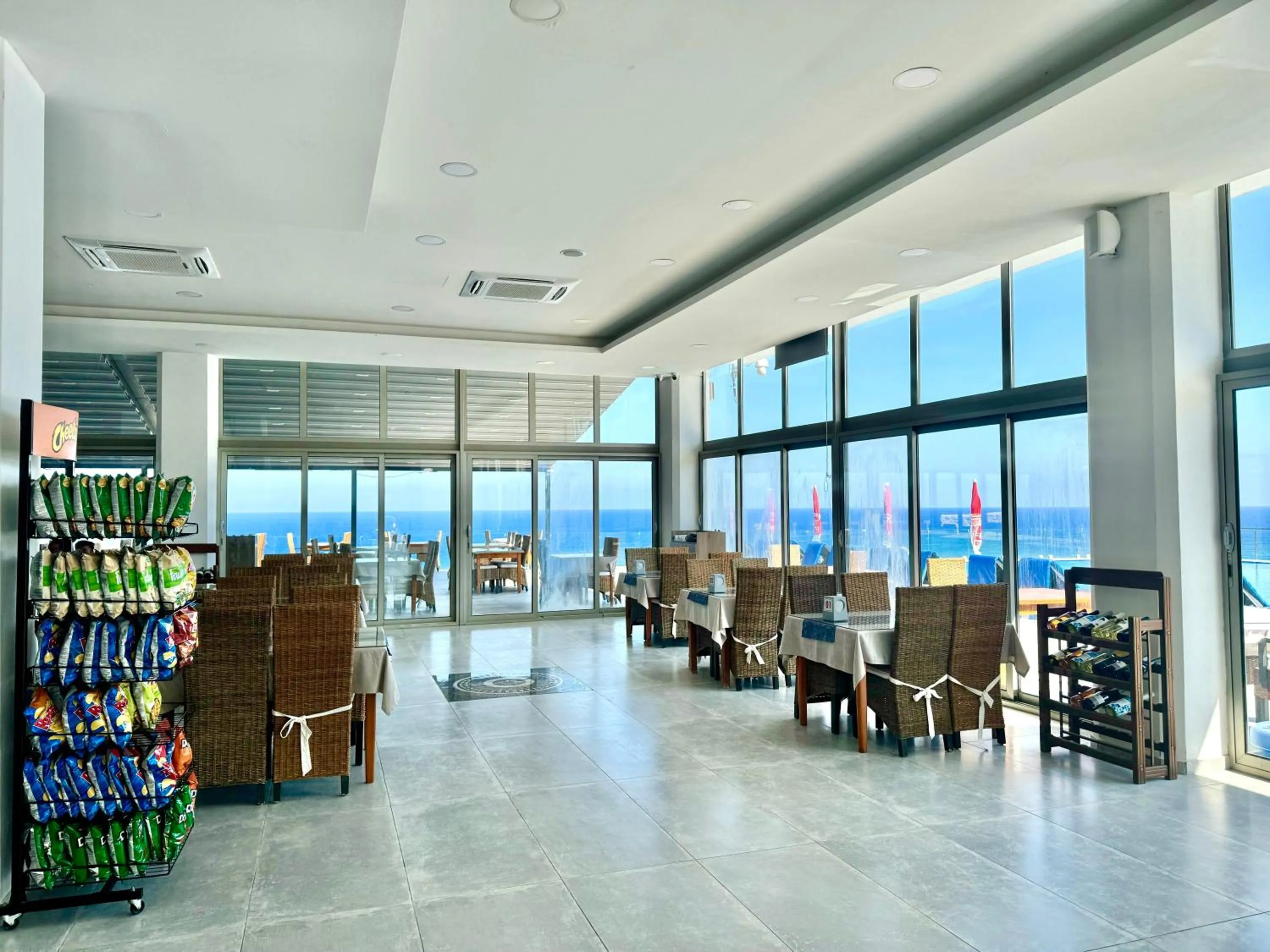 Restaurant/places to eat in BURHAN'S HOTEL