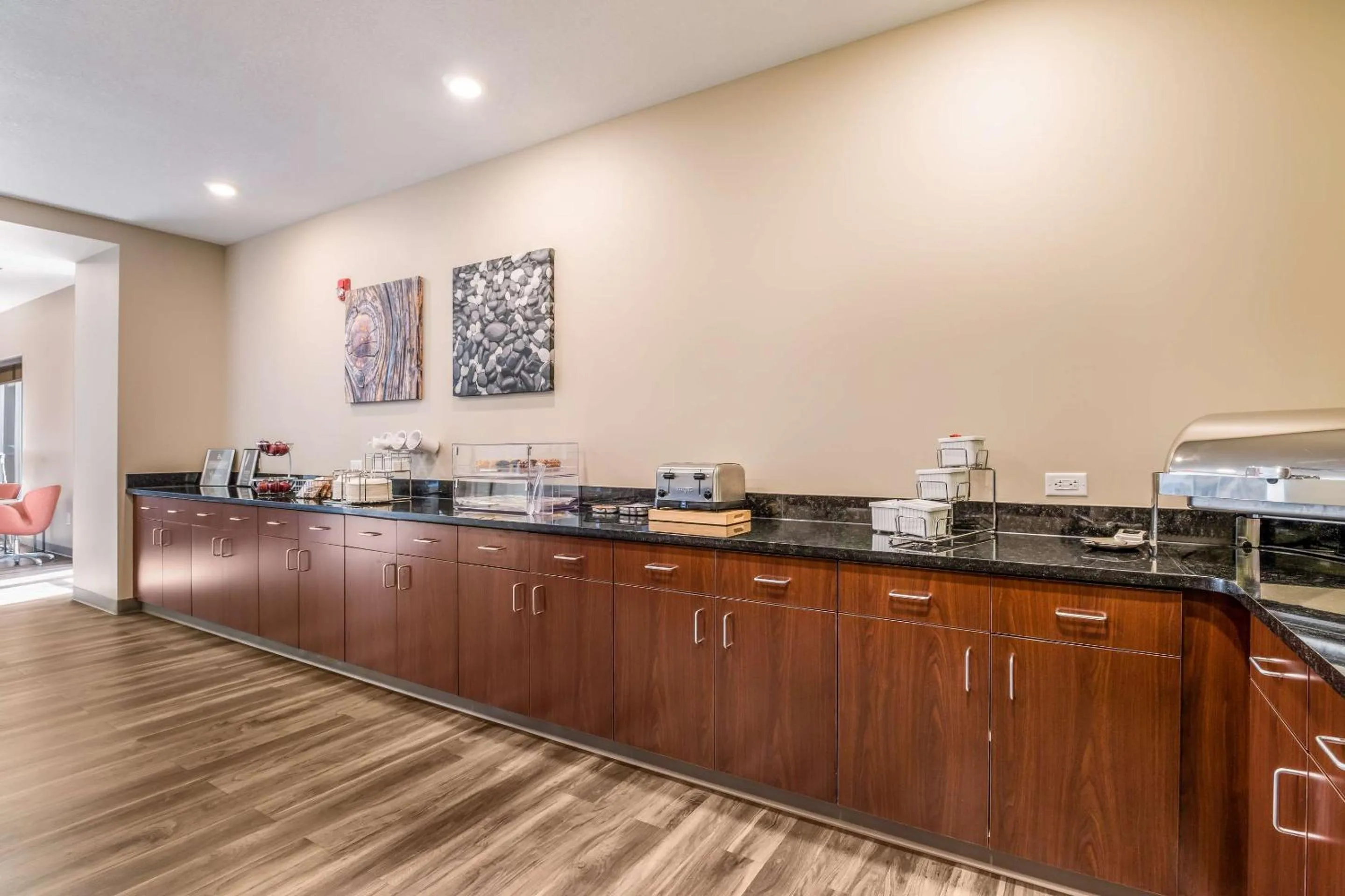 Breakfast in Sleep Inn & Suites Park City-Wichita North