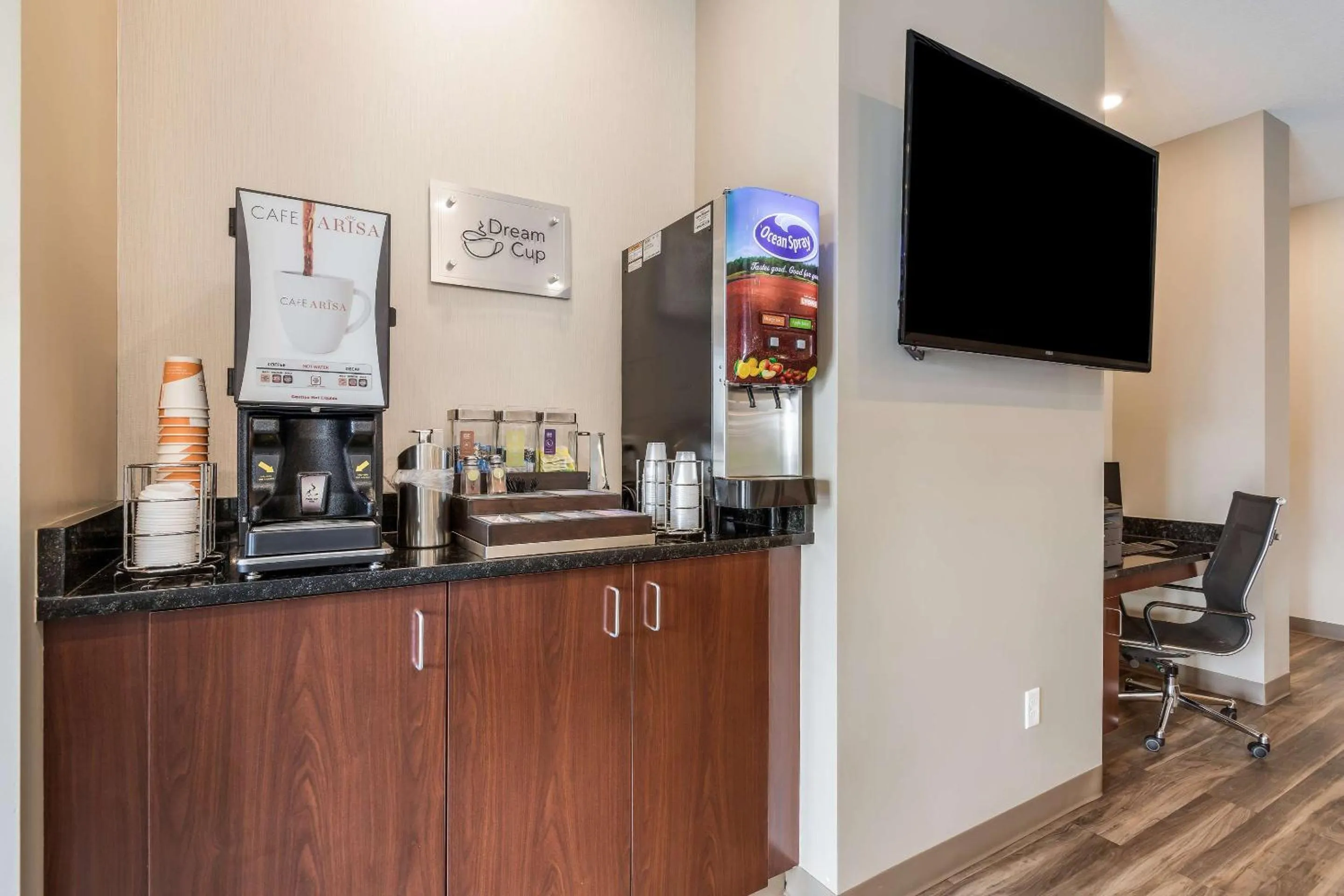 Breakfast in Sleep Inn & Suites Park City-Wichita North