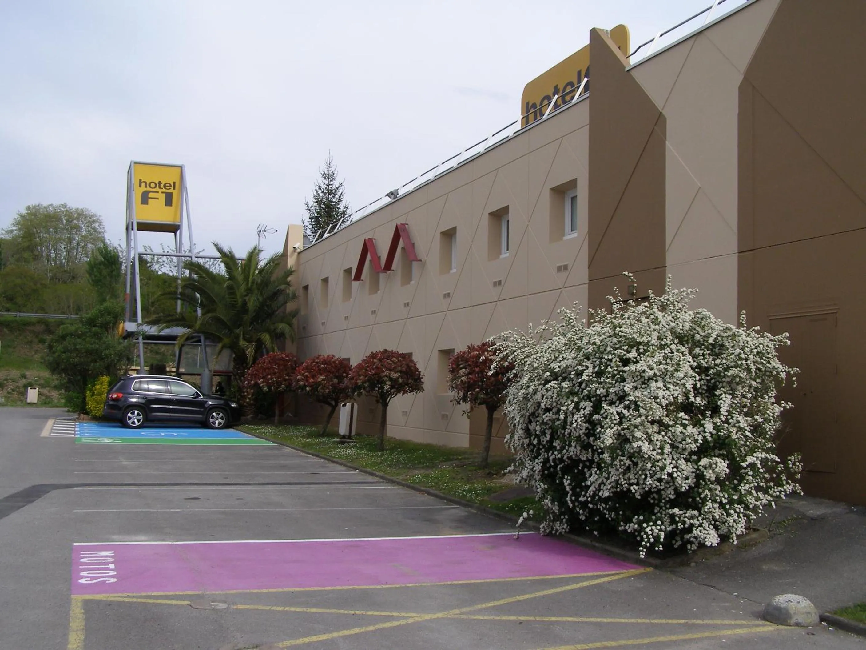 Facade/entrance in hotelF1 Bayonne