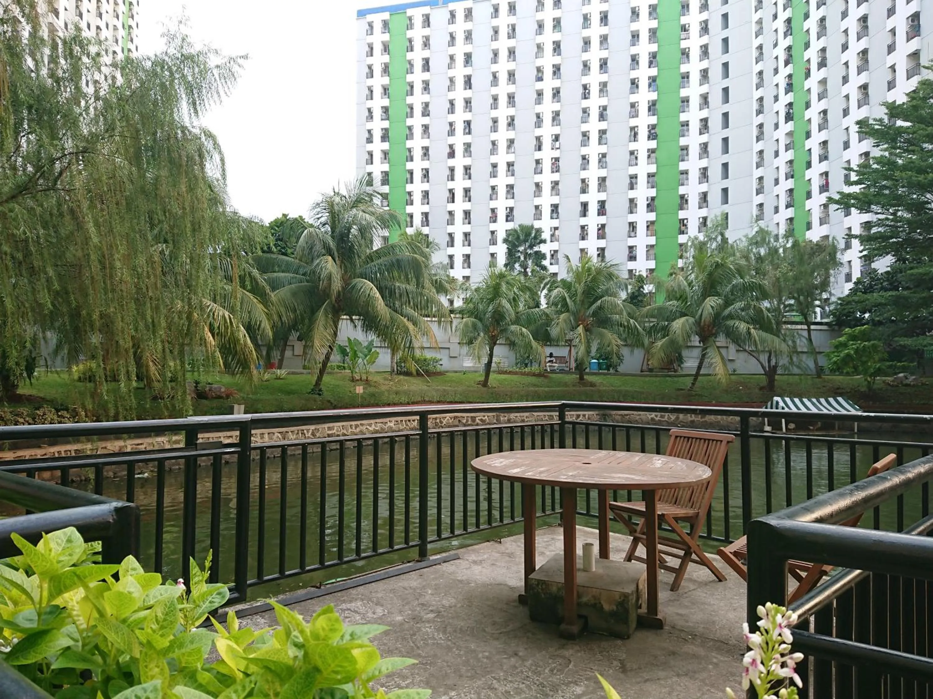 Area and facilities in Apartment Green Lake View Ciputat by Celebrity Room
