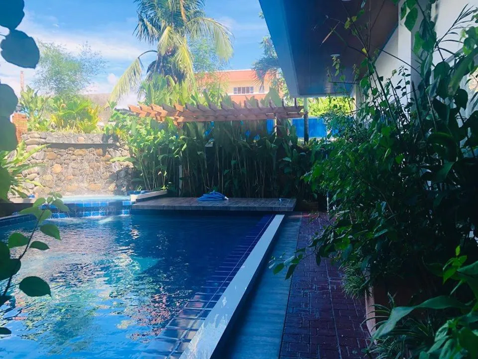 Seacliff Suites Hotel and Resort