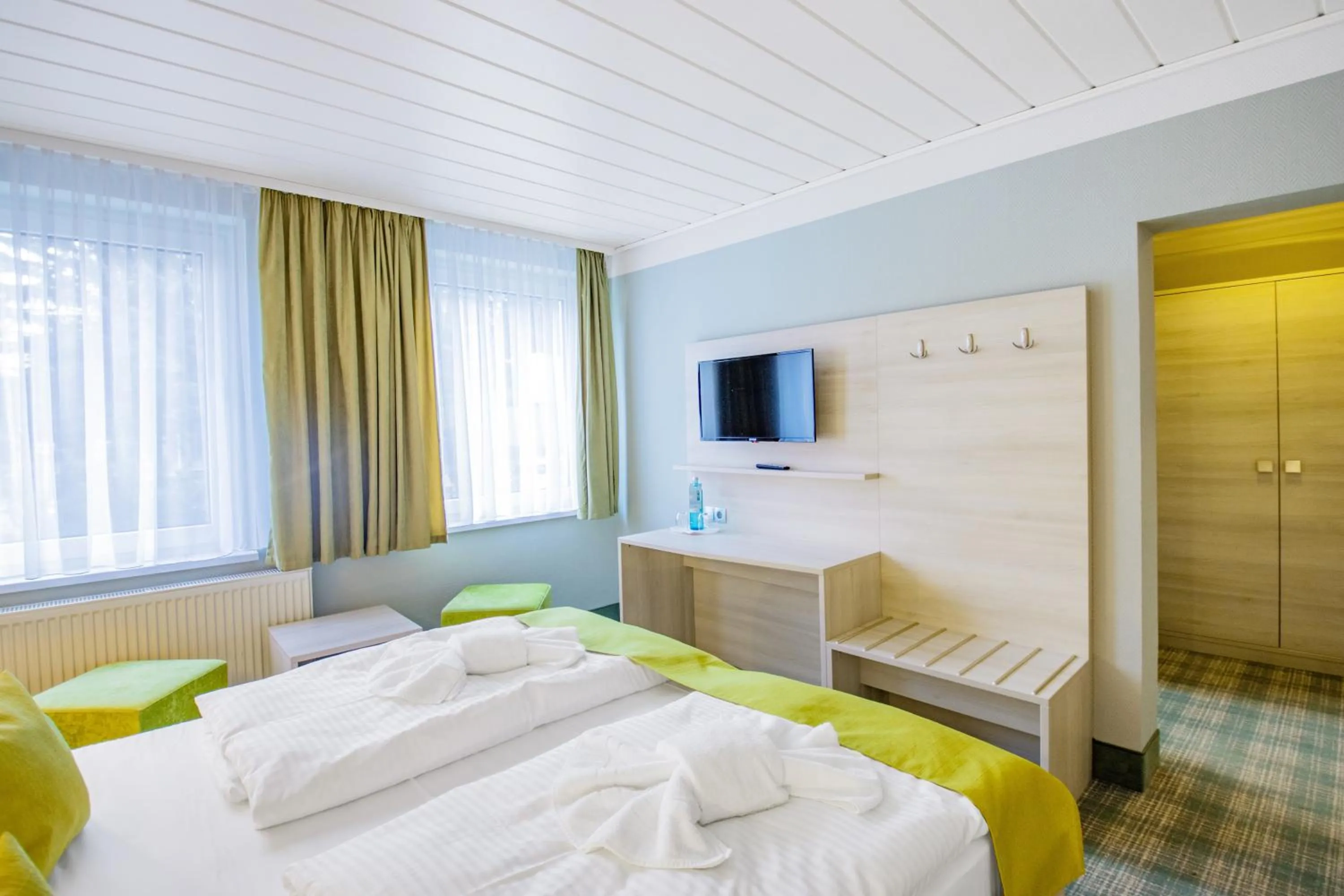 Photo of the whole room, Bed in Ferien Hotel Spree-Neisse